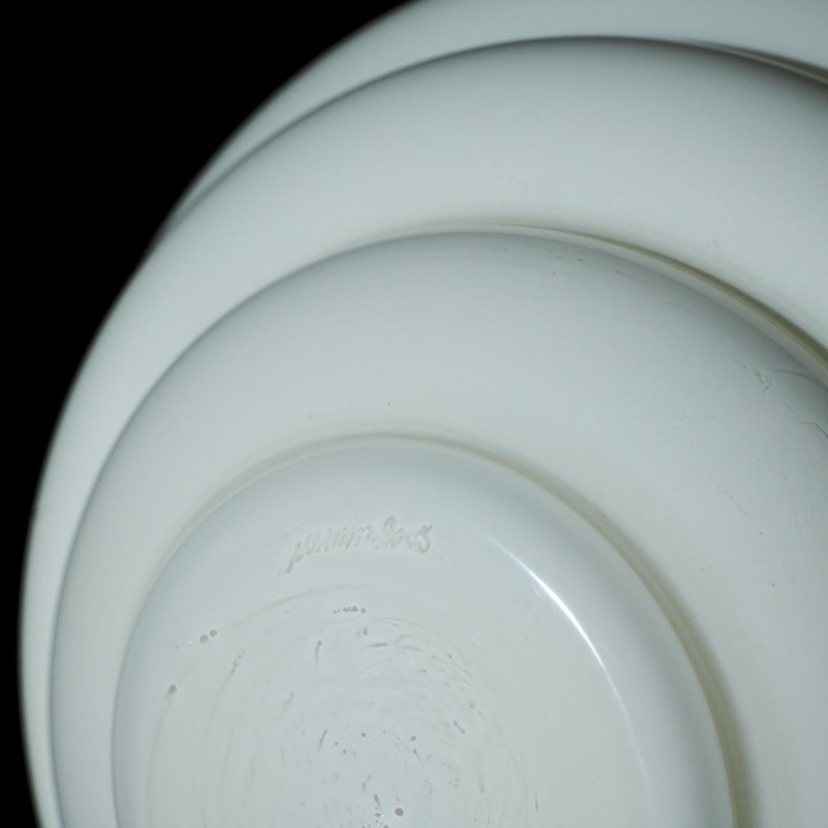 Venini vase ‘Deco’ in opaque white glass by Napoleone Martinuzzi

Additional information:
Material: Opaque white glass
Artist: Napoleone Martinuzzi
Size: 30 H cm.
