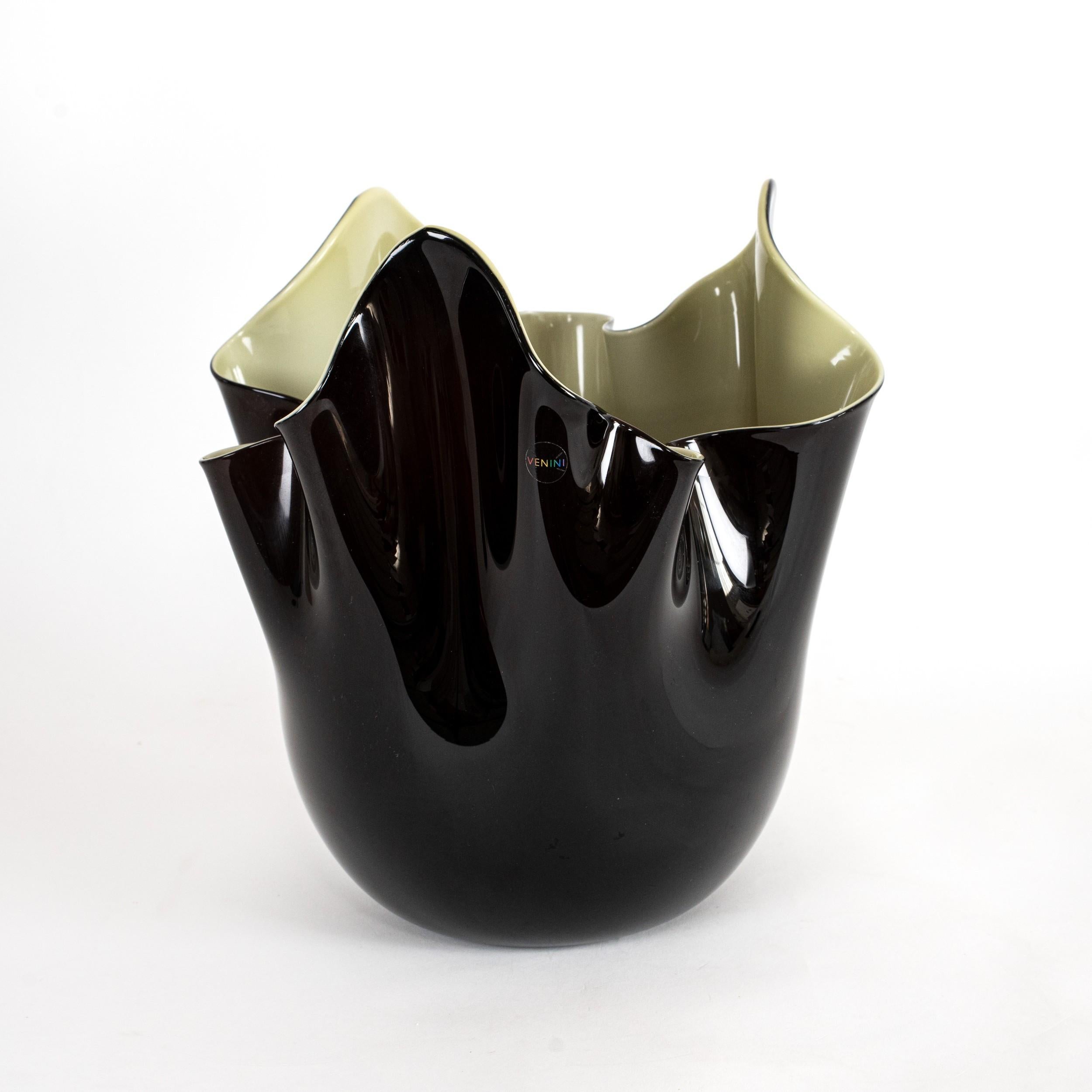 Vetro soffiato Venini vaso Fazzoletto Black & Greene Murano, Edizione limitata 58/299, 2016 in vendita