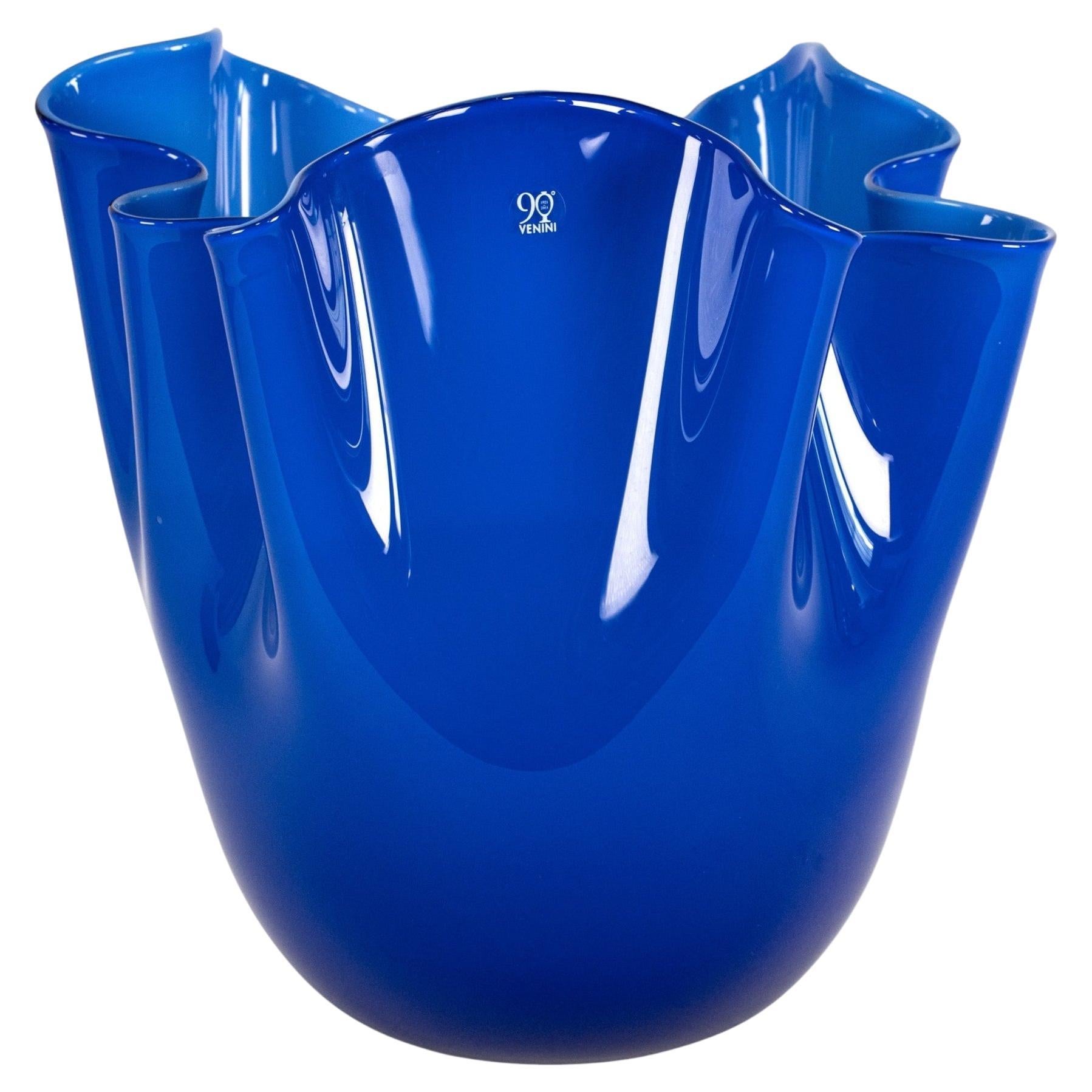 Venini vase Fazzoletto Bleu Saphir Verre de Murano, Signé 2012 fait main en Italie