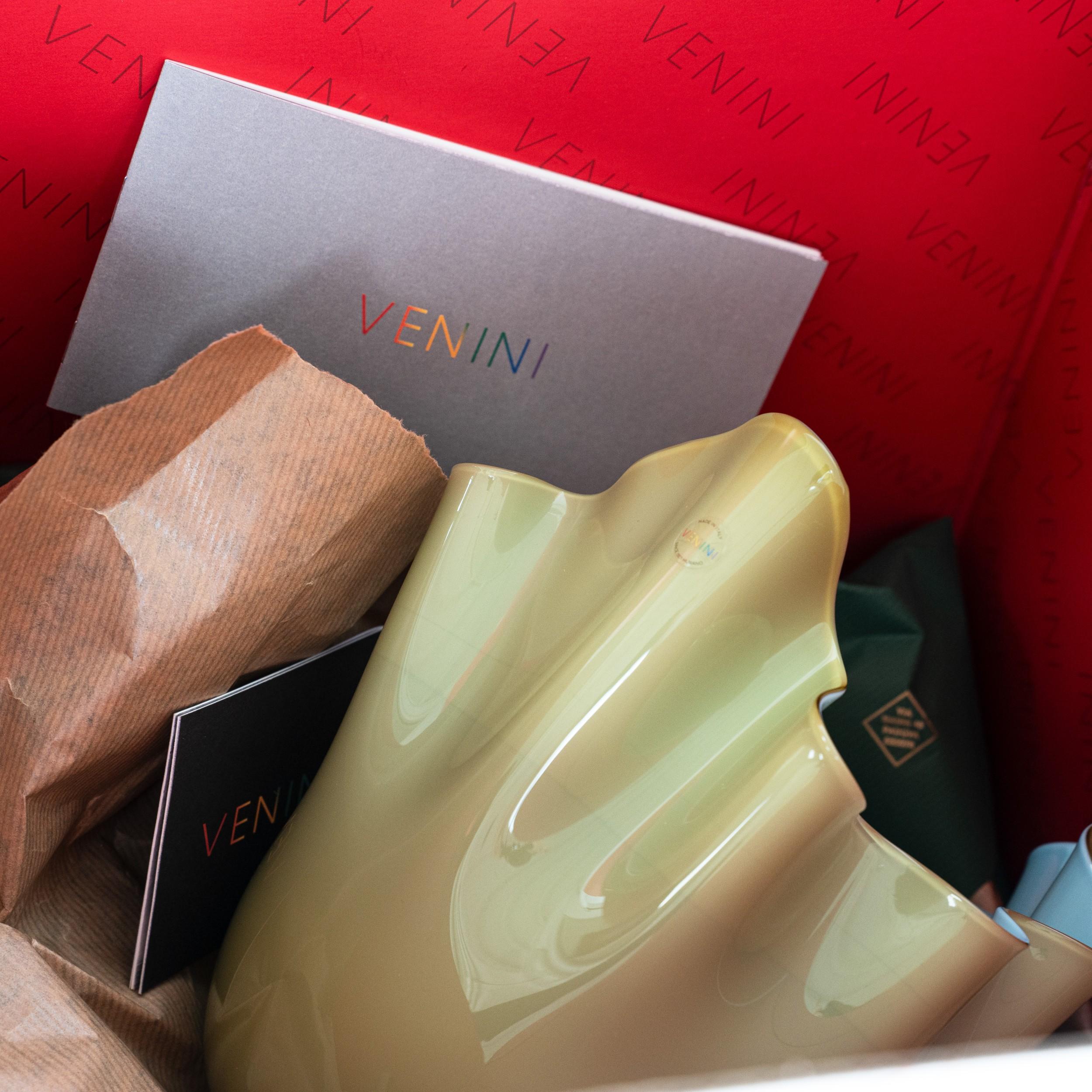 XXI secolo e contemporaneo Venini vaso Fazzoletto Green & Aqua in vetro di Murano, Edizione limitata 30/299, 2015 in vendita