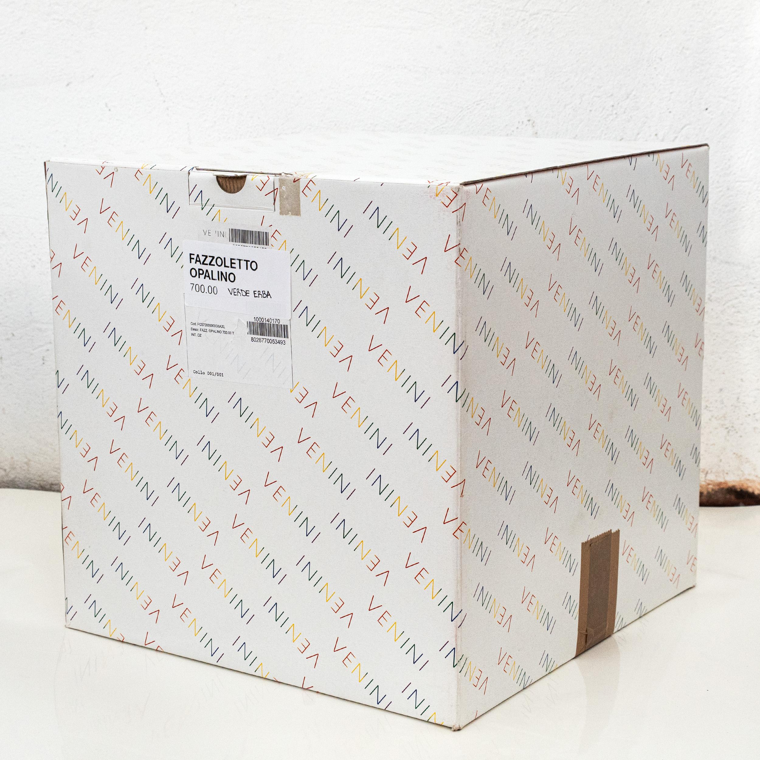 Verre brun Vase VENINI Fazzoletto Vert Verre de Murano, Signé 2014, fait main en Italie en vente