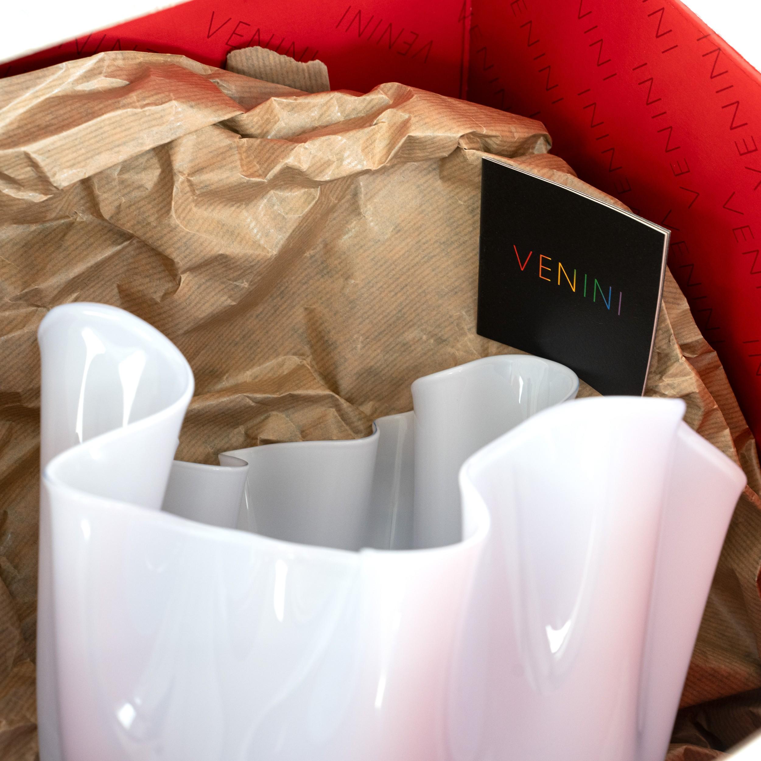 XXI secolo e contemporaneo Venini vaso Fazzoletto Iceberg e vetro di Murano bianco, firmato 2013 in vendita