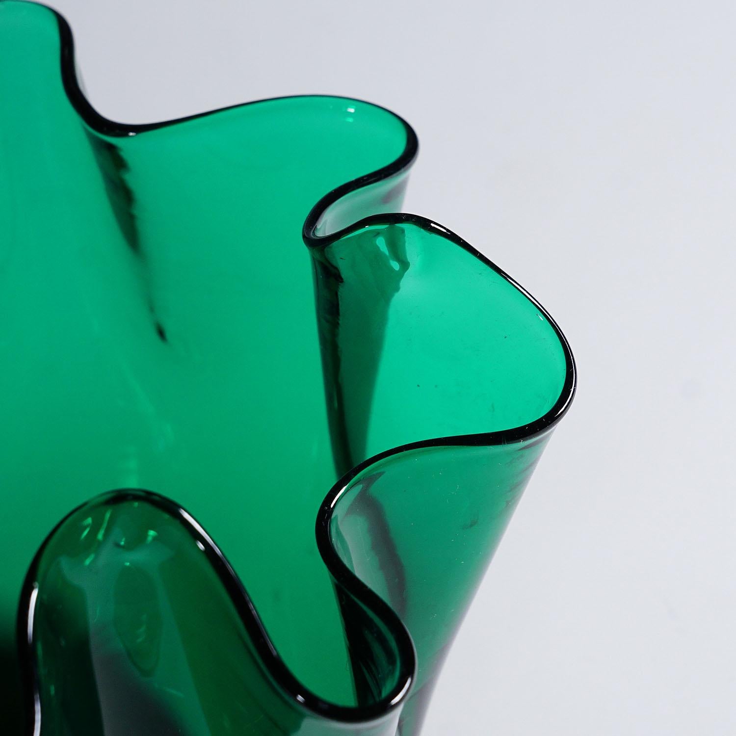 Venini Vaso Fazzoletto in verde, Fulvio Bianconi 1950s In condizioni buone in vendita a Berghuelen, DE