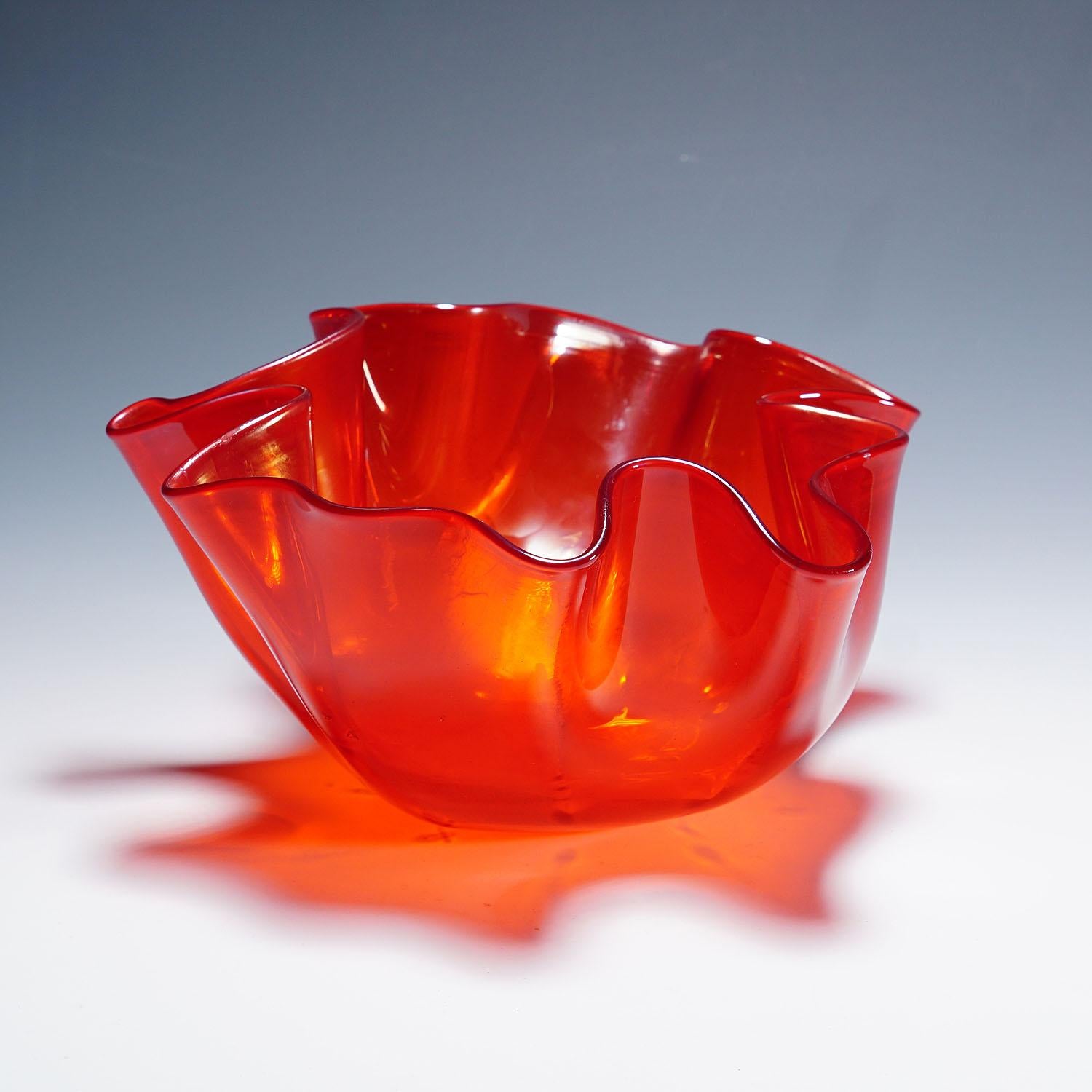 italien Vase Venini 'Fazzoletto' en rouge, Venise Murano années 1950 en vente