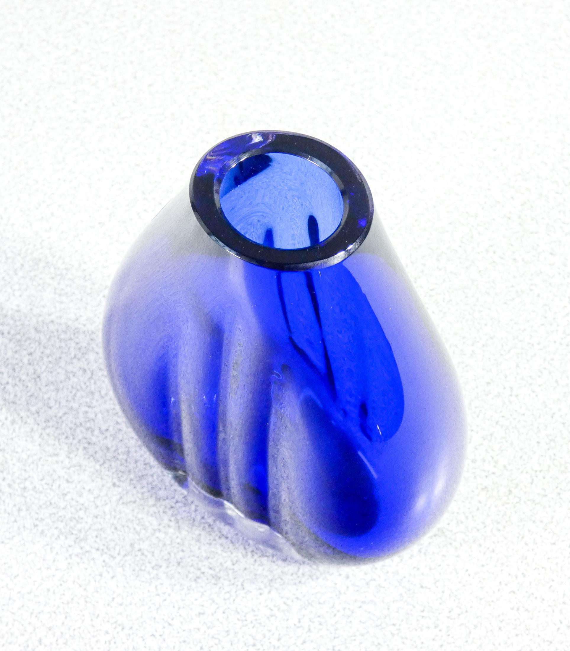 Glass VENINI vase in Murano blown glass. Italy, 2000