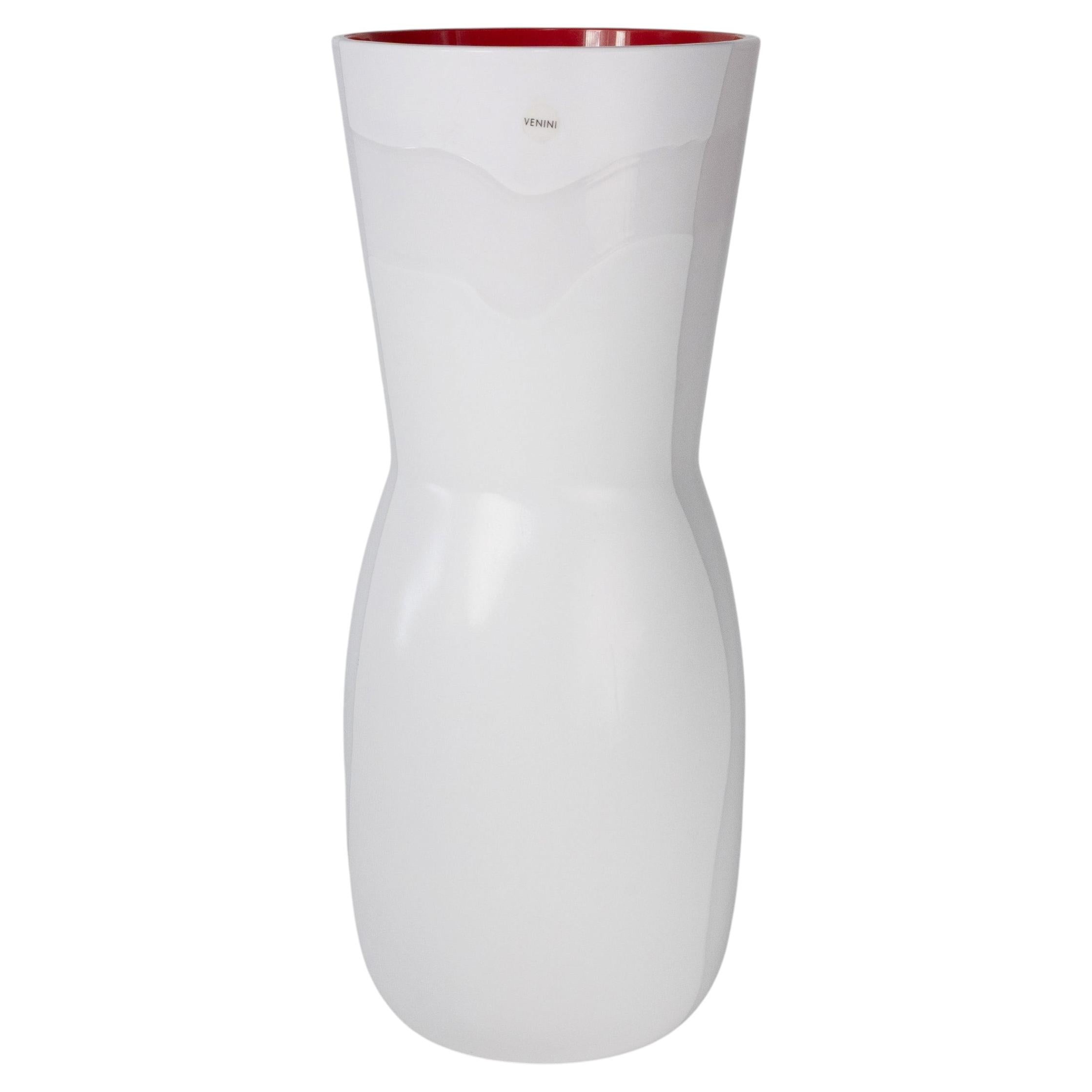 VENINI vase Kimono White & Red Murano Glass, Babled Signed 2014, Made in Italy For Sale