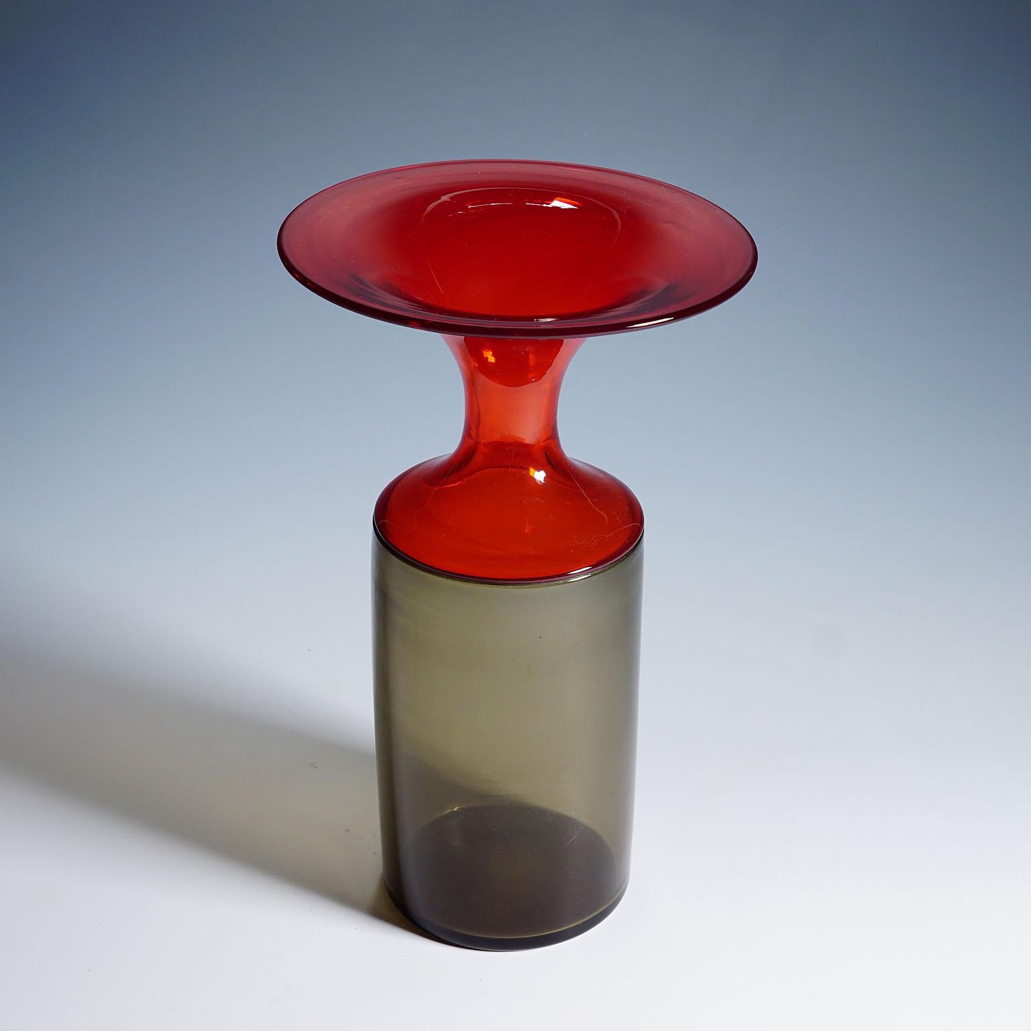 Italian Venini Vase 'Lapponi', Designed by Tapio Wirkkala in 1968 For Sale