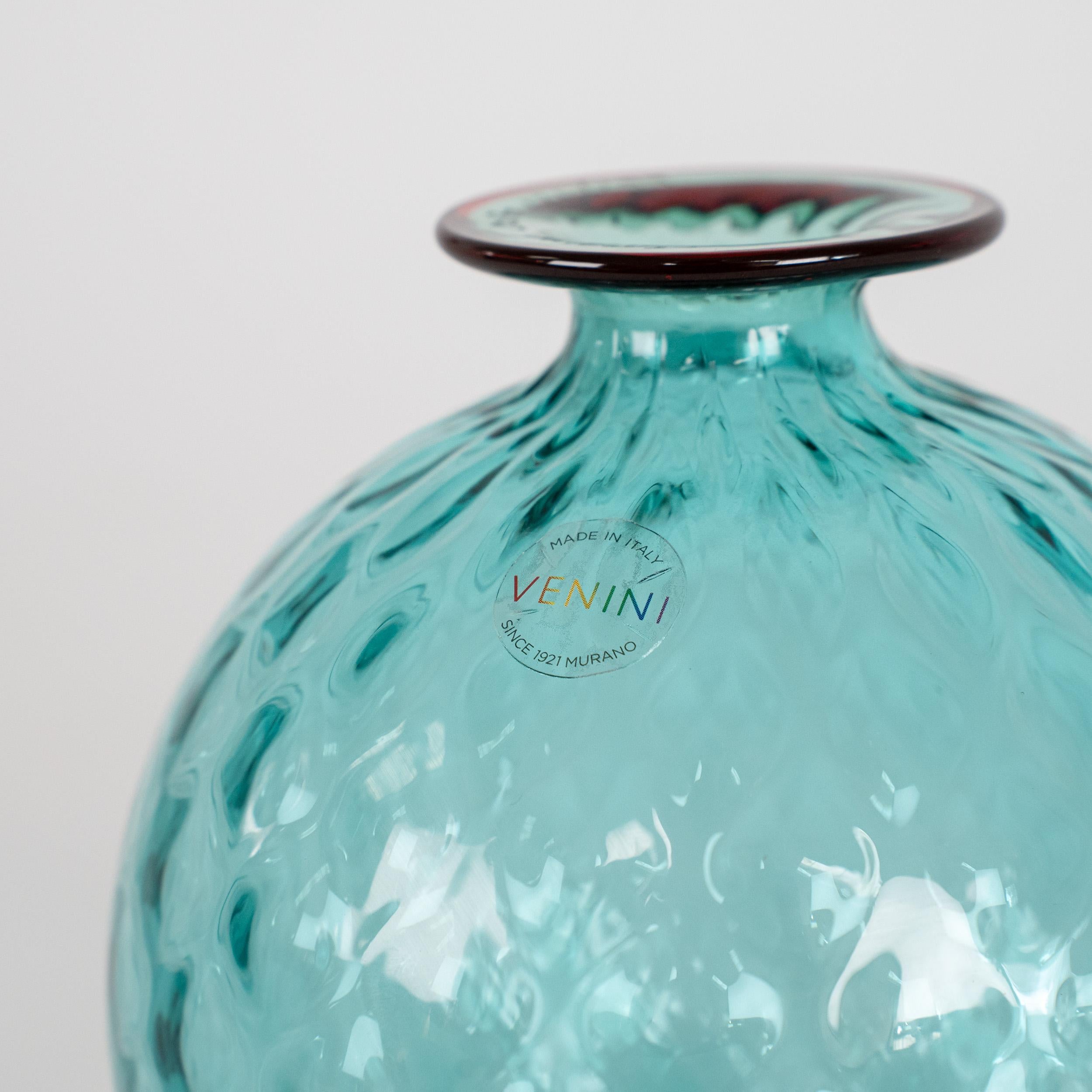 Italiano Venini vaso Monofiore in vetro di Murano verde menta e rosso, edizione limitata 121/199 in vendita