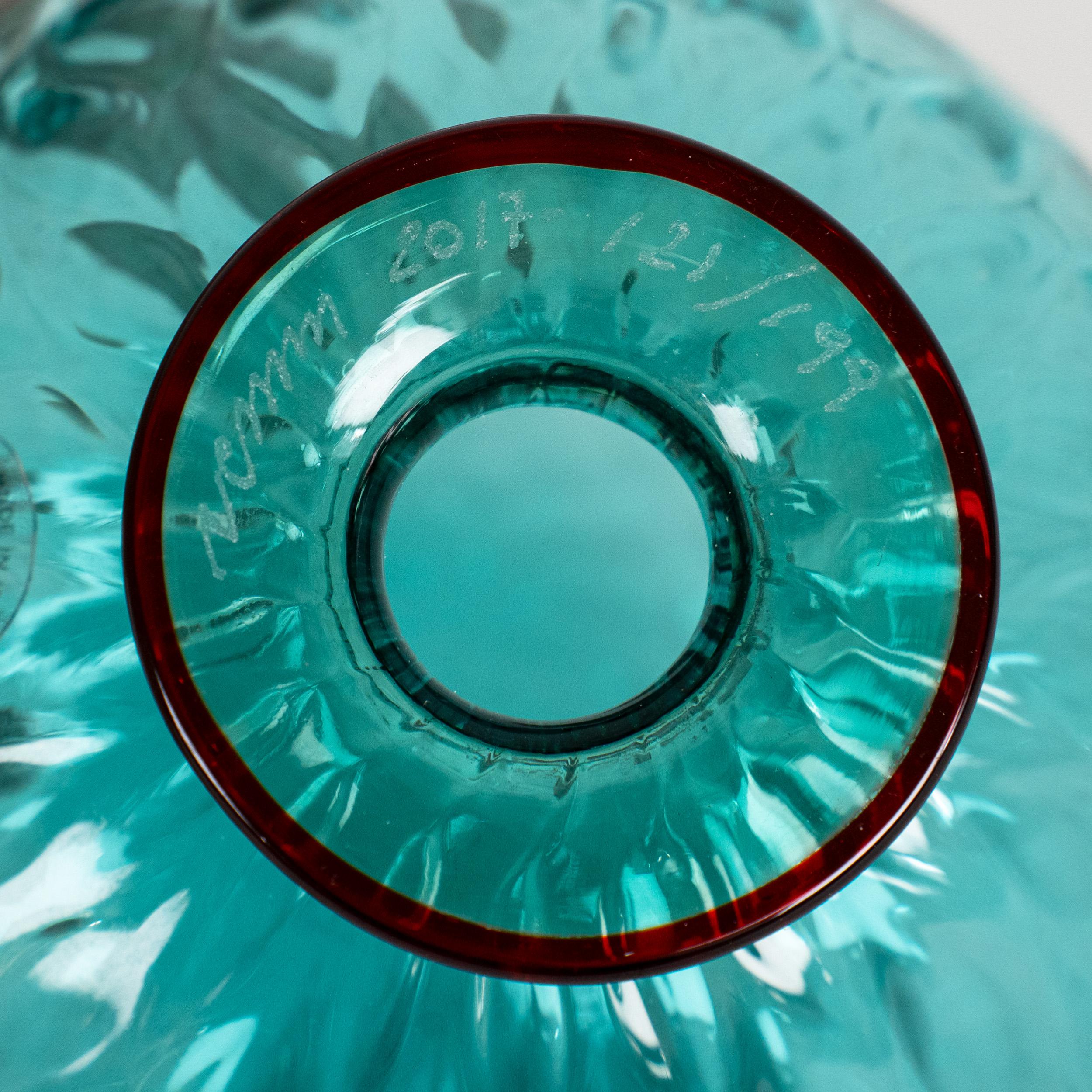 Venini vaso Monofiore in vetro di Murano verde menta e rosso, edizione limitata 121/199 In condizioni ottime in vendita a Venezia, IT