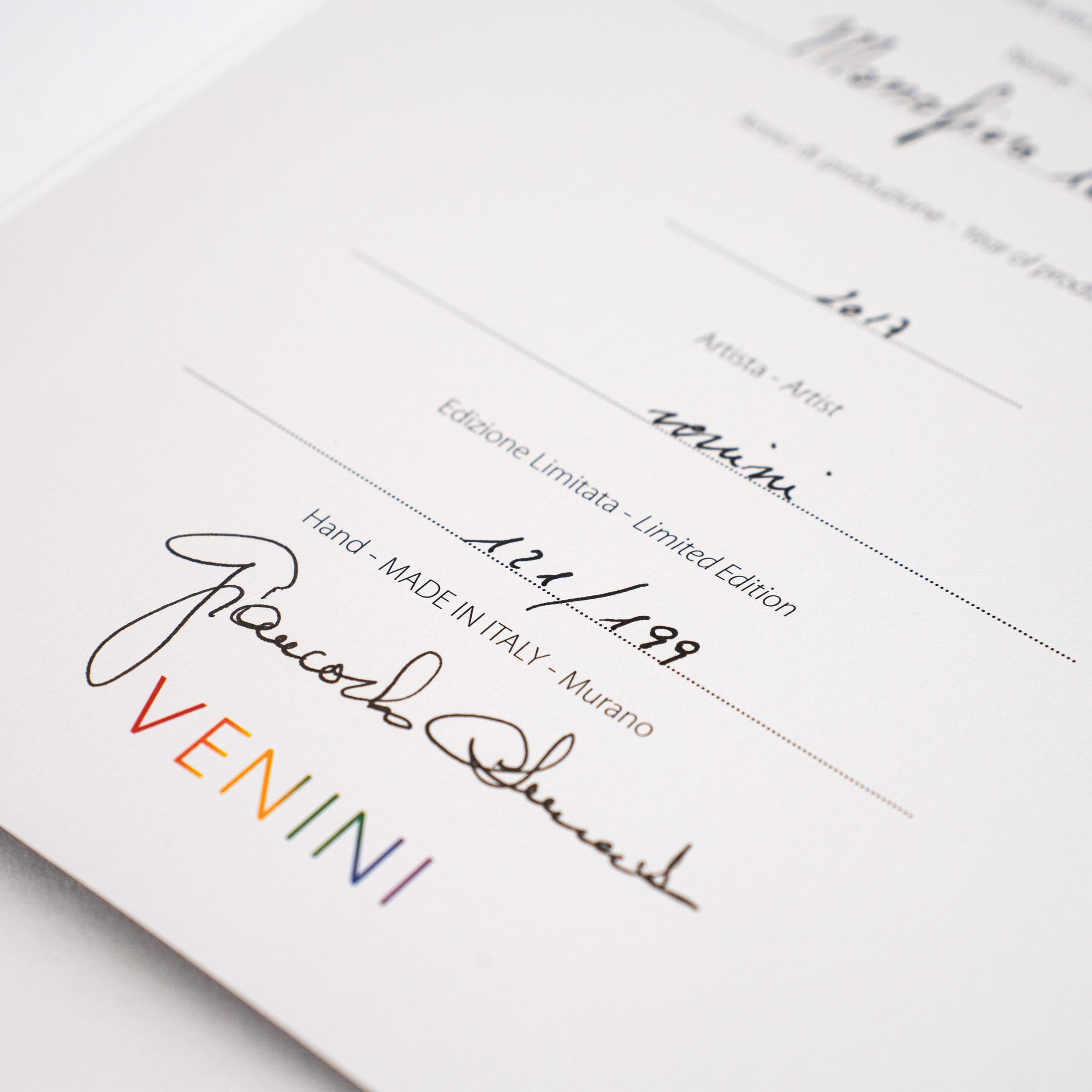 XXI secolo e contemporaneo Venini vaso Monofiore in vetro di Murano verde menta e rosso, edizione limitata 121/199 in vendita