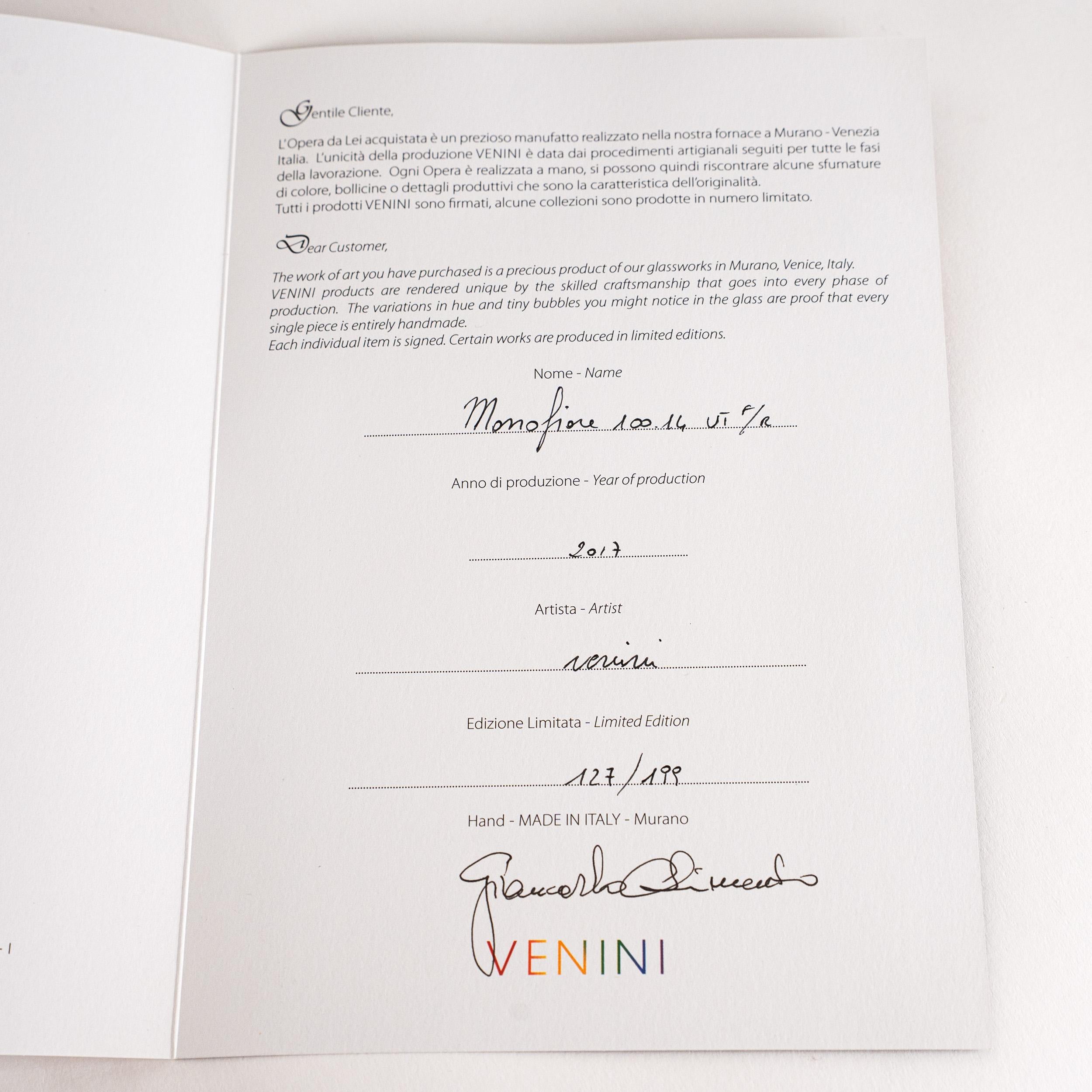 Mid-Century moderno Venini vaso Monofiore in vetro di Murano verde menta e rosso, edizione limitata 127/199 in vendita