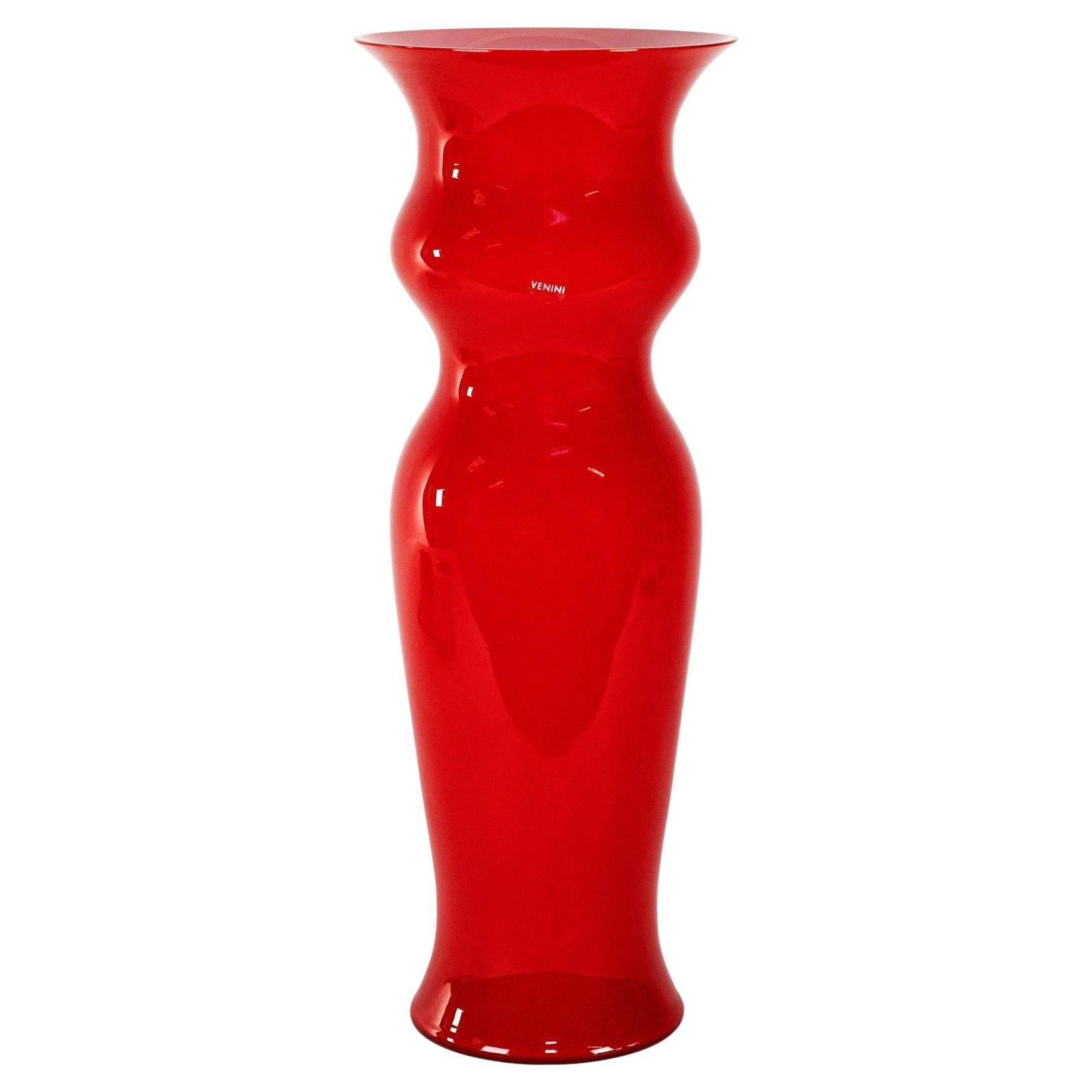 Venini vaso Odalische colore rosso e bianco in vetro di Murano, firmato 2009 con scatola