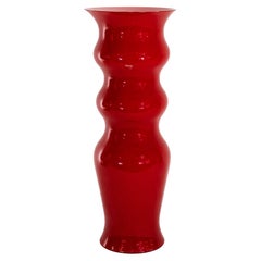 VENINI tall vase Odalische Red and White Murano Glass, Signed 2009 Made in Italy