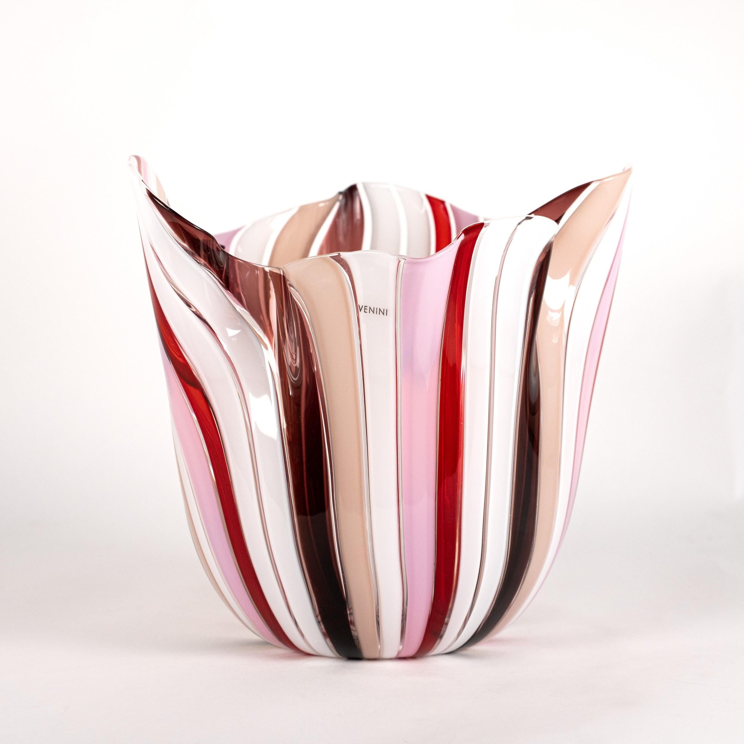 Italiano Venini vaso raro Fazzoletto a Canne multicolore in vetro di Murano, firmato 2010 in vendita