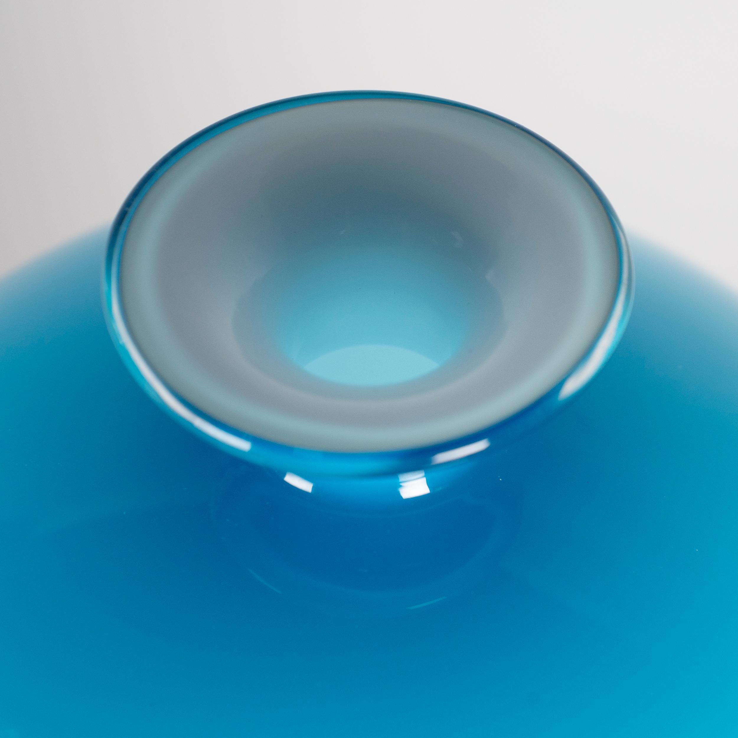 Italiano Venini Veronese 90° Anniversario Acquamarina e Vetro Bianco pezzi 13/90 anno 2011 in vendita