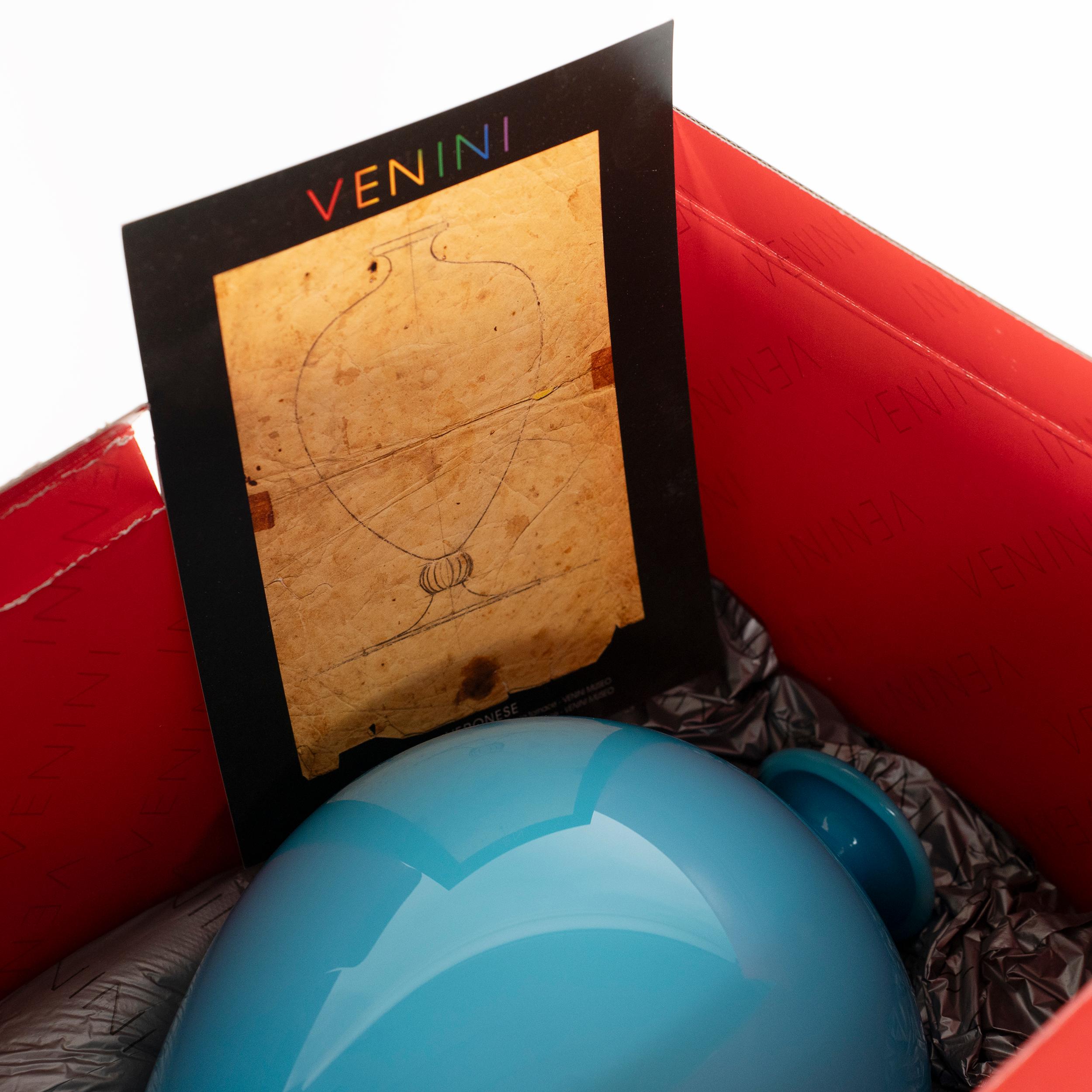 Fine XX secolo Venini Veronese 90° Anniversario Acquamarina e Vetro Bianco pezzi 13/90 anno 2011 in vendita