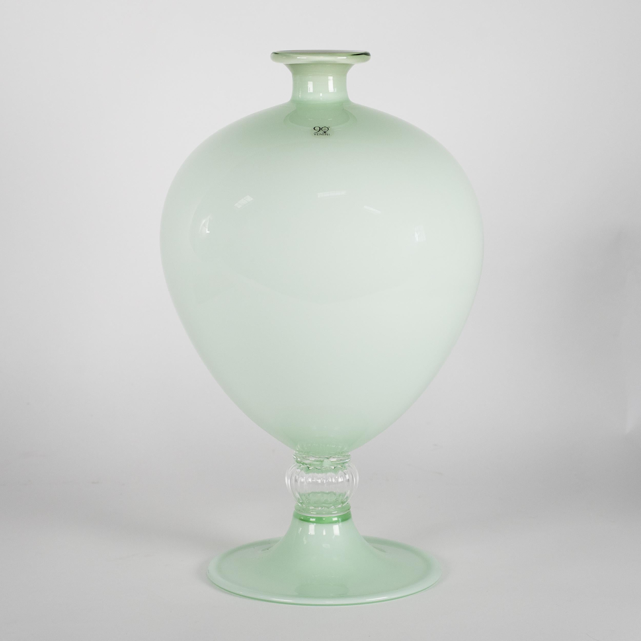 Exceptional Venini Veronese vase, model 600.01, produced in 2011 as a limited edition of only 90 pieces on the occasion of the 90th anniversary. This example is numbered 13/90, signed on the base, and accompanied by its original Venini box.
The
