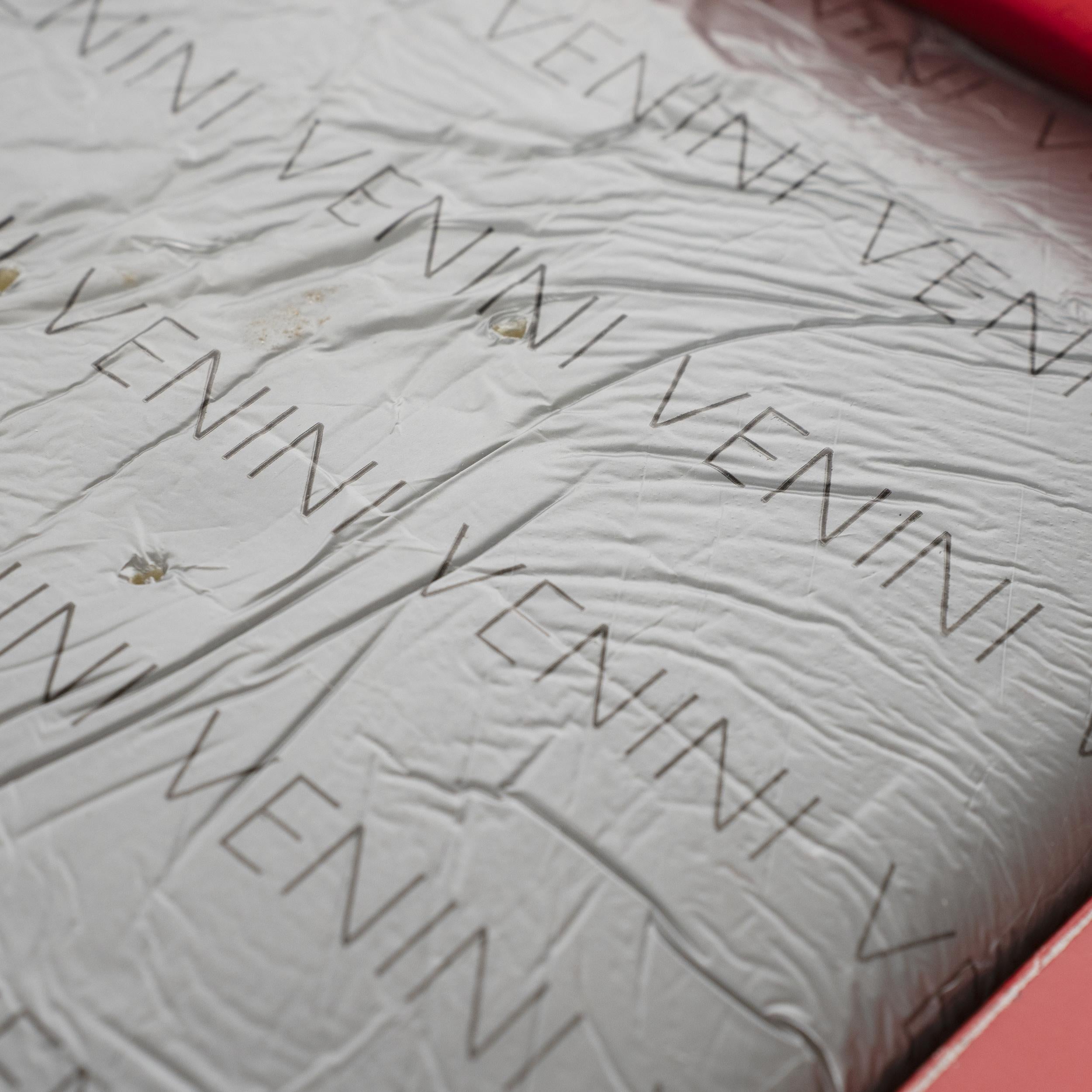 Fine XX secolo VENINI Vaso Veronese 90° Anniversario Glicine e Vetro Bianco pz 13/90 anno 2011 in vendita