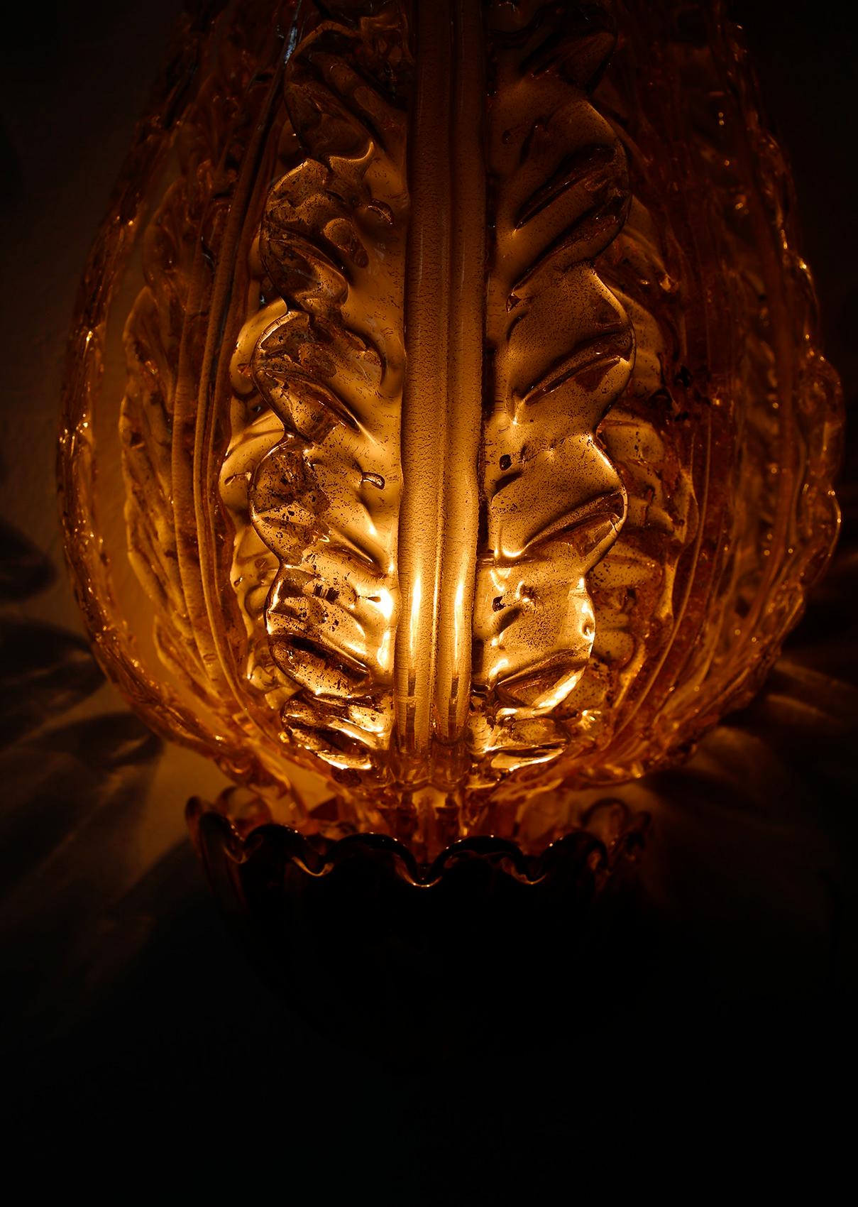 Mid-20th Century Venini Wall Lamp in Murano Glass Gold and Brass with Three Leaves, from 1930s