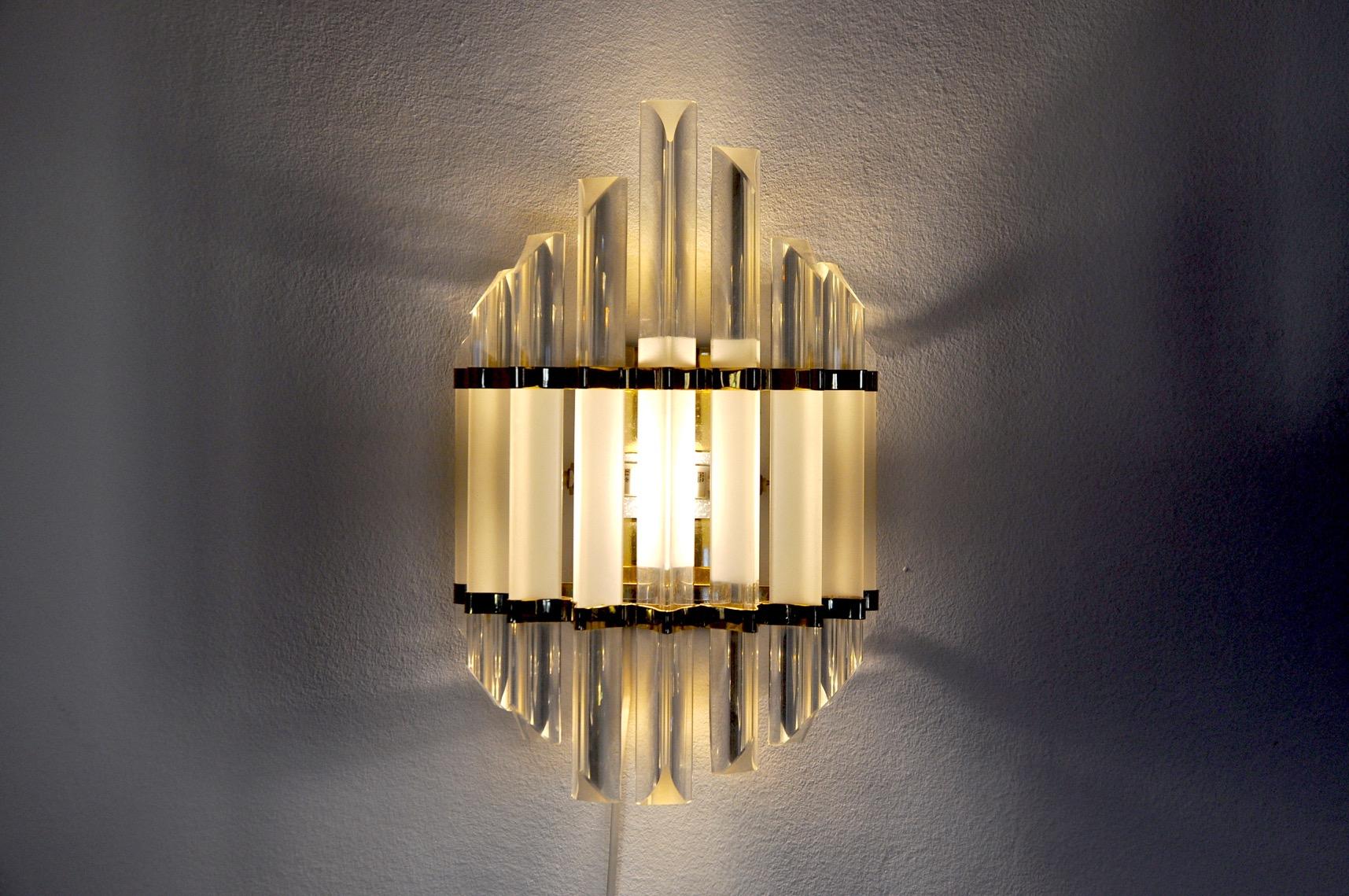 Venini Wall Lamp, Triedri Glass Italy, 1970 In Good Condition For Sale In BARCELONA, ES