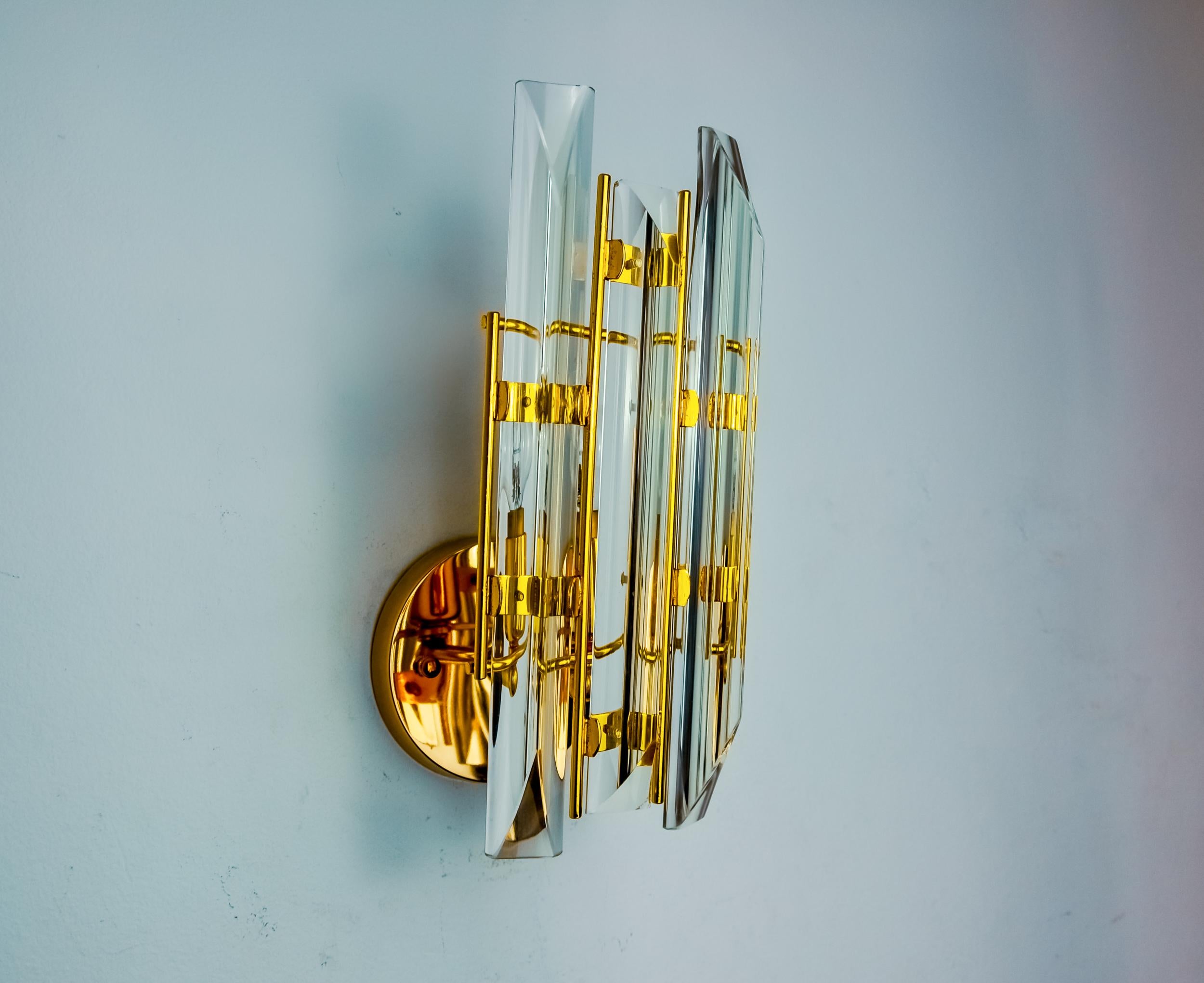 Italian Venini wall lamp, triedri glass, Murano, Italy 1970 For Sale
