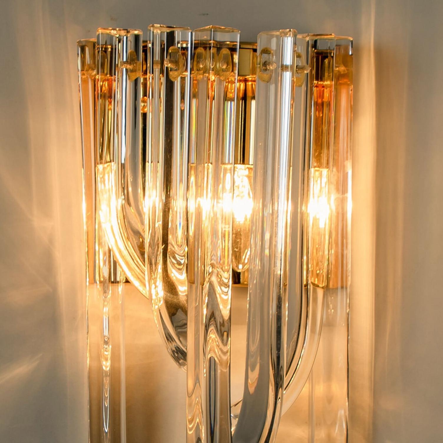 Mid-Century Modern Venini Wall Light, Curved Crystal Glass and Gilt Brass, Italy For Sale