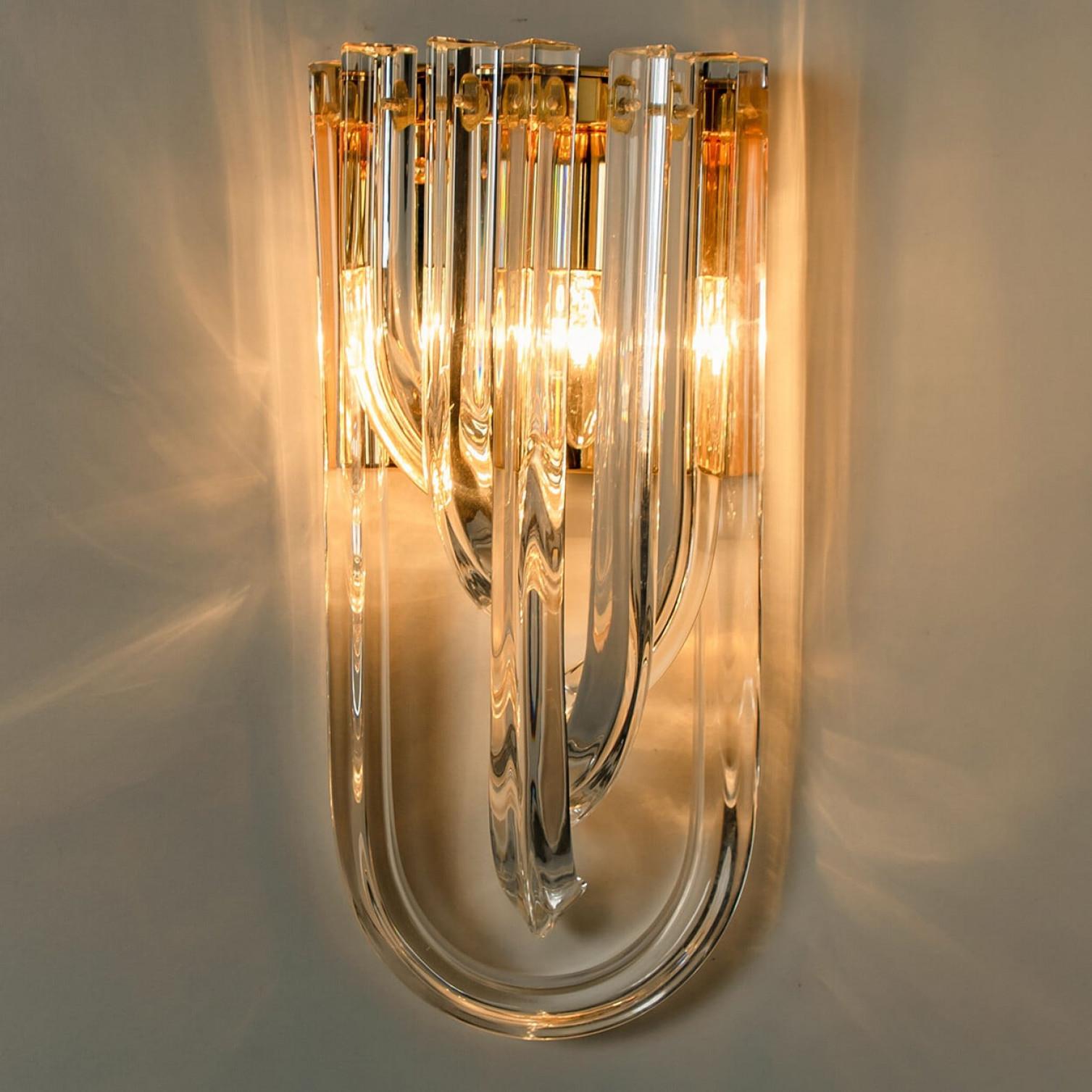 Venini Wall Light, Curved Crystal Glass and Gilt Brass, Italy For Sale 1