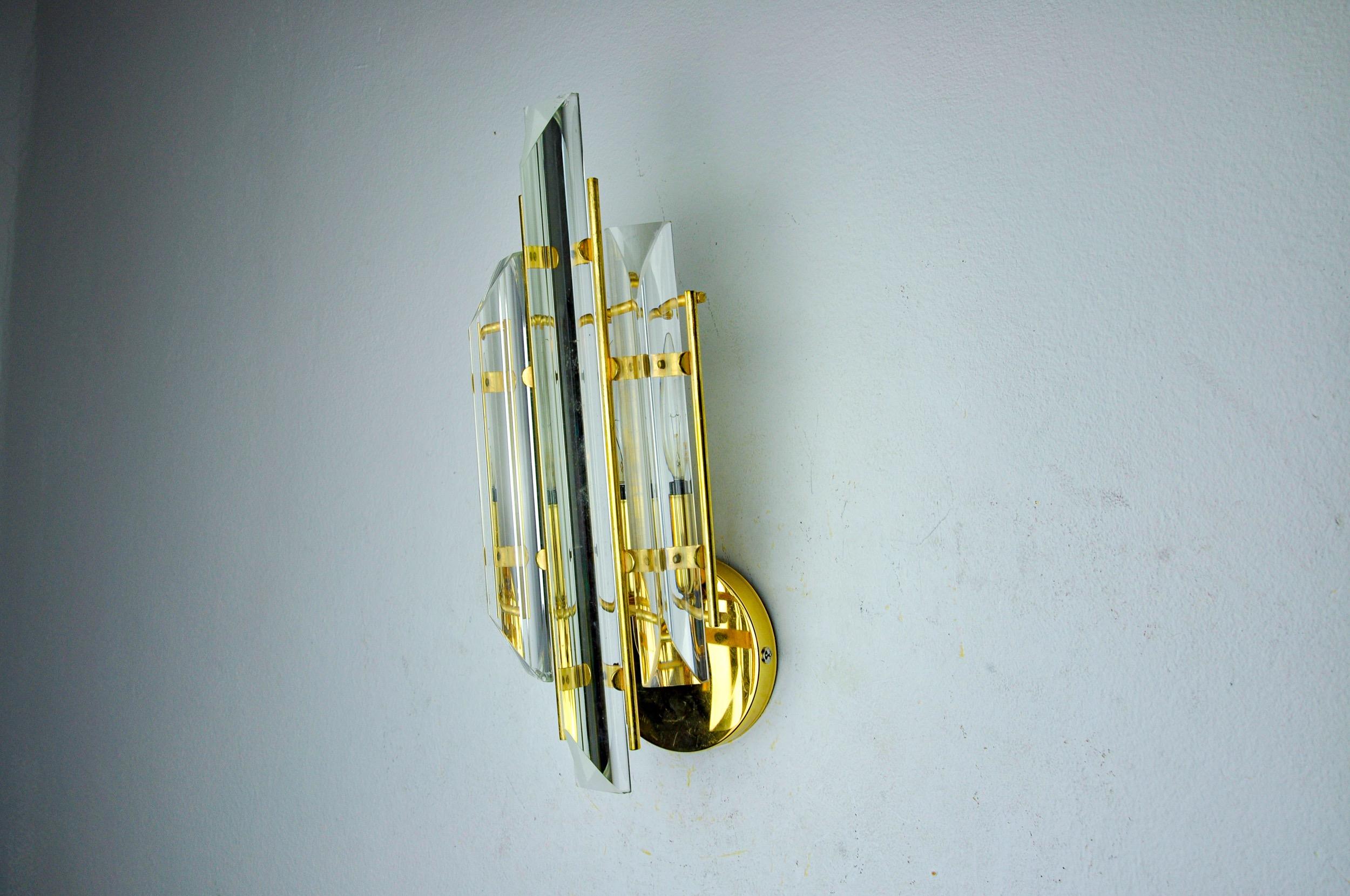 Hollywood Regency Venini wall light, triedri glass, murano, italy, 1970 For Sale
