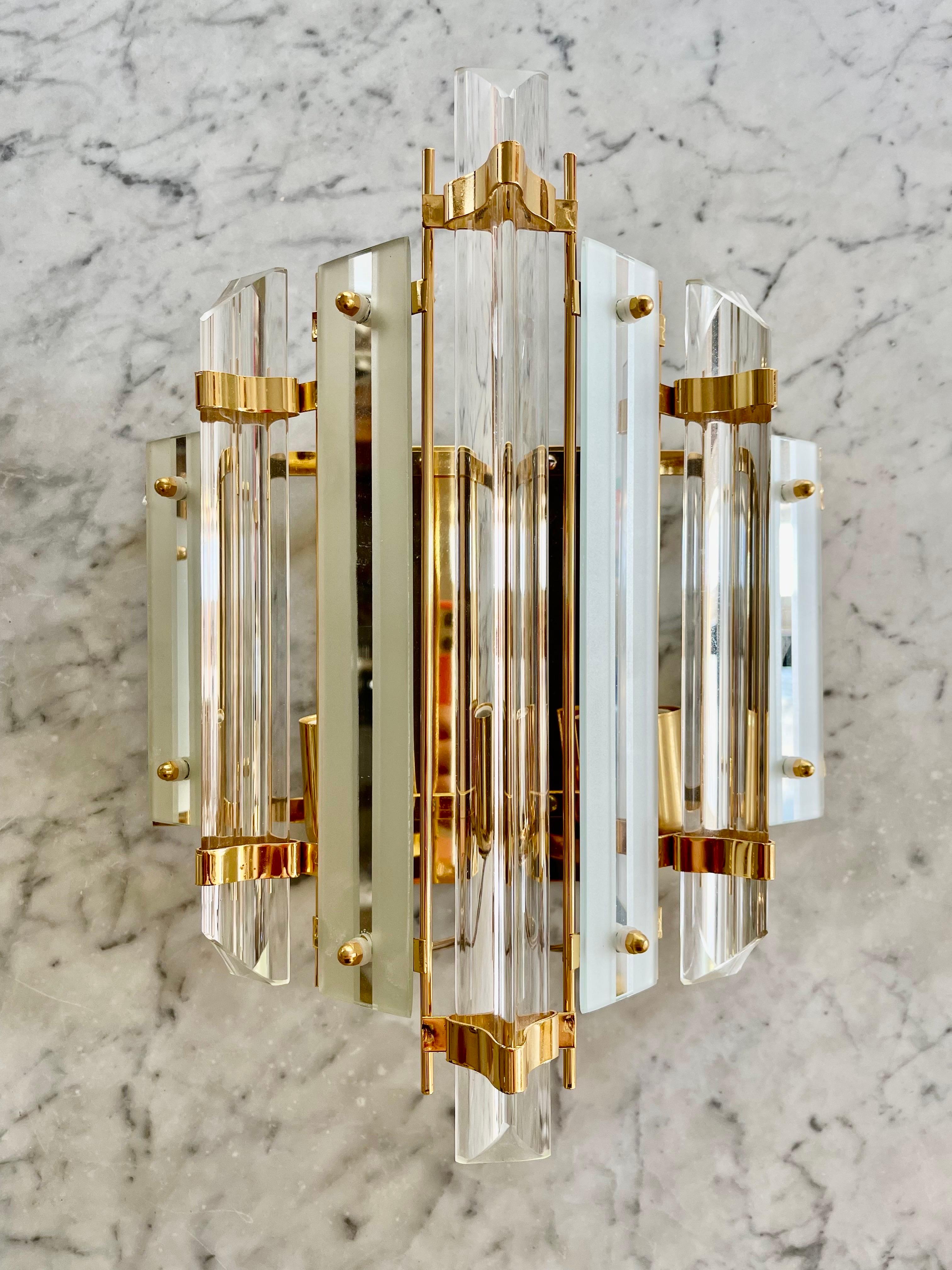 Venini Wall Lighting Pair Glass with Gilt Gold Structure, Italy, 1970 For Sale 2