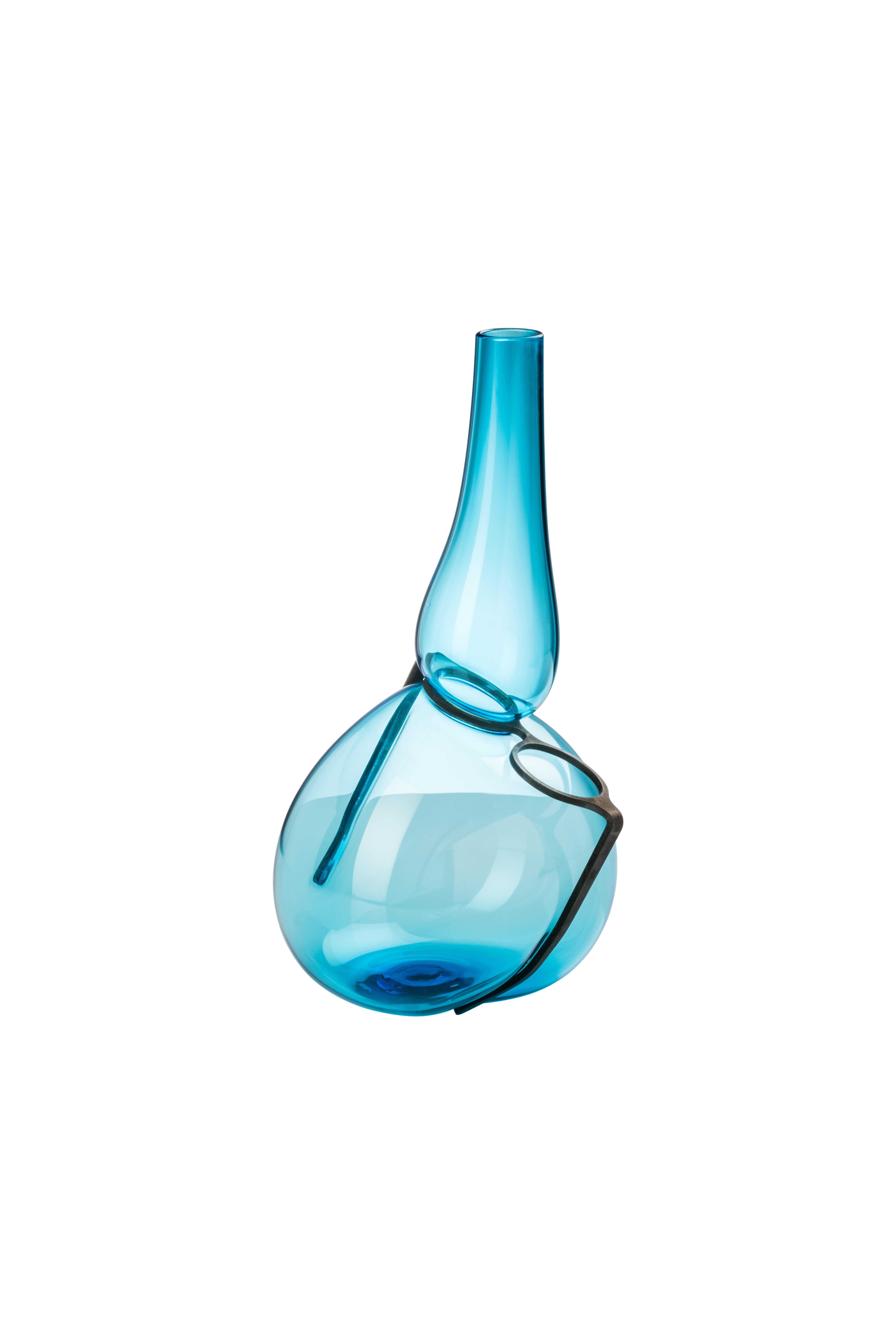 Venini glass vase with slim shaped neck and black glass glasses sculpture. Featured in aquamarine colored glass. Perfect for indoor home decor as container or strong statement piece for any room.

Dimensions: 25 cm diameter x cm height.