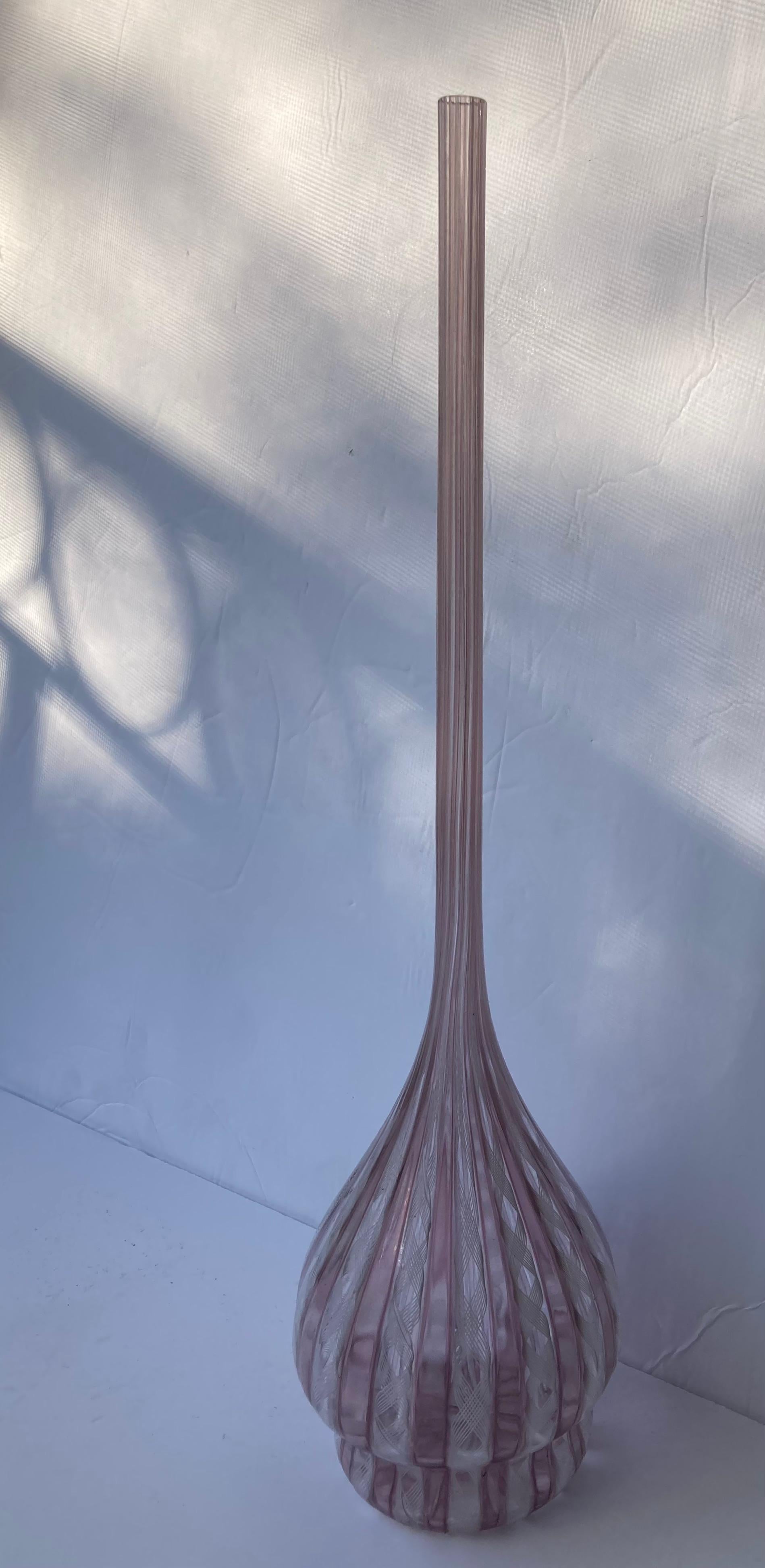Venini Zanfirico-Vase aus Muranoglas mit Bleistifthalsausschnitt, signiert  Venini Italia im Angebot 2