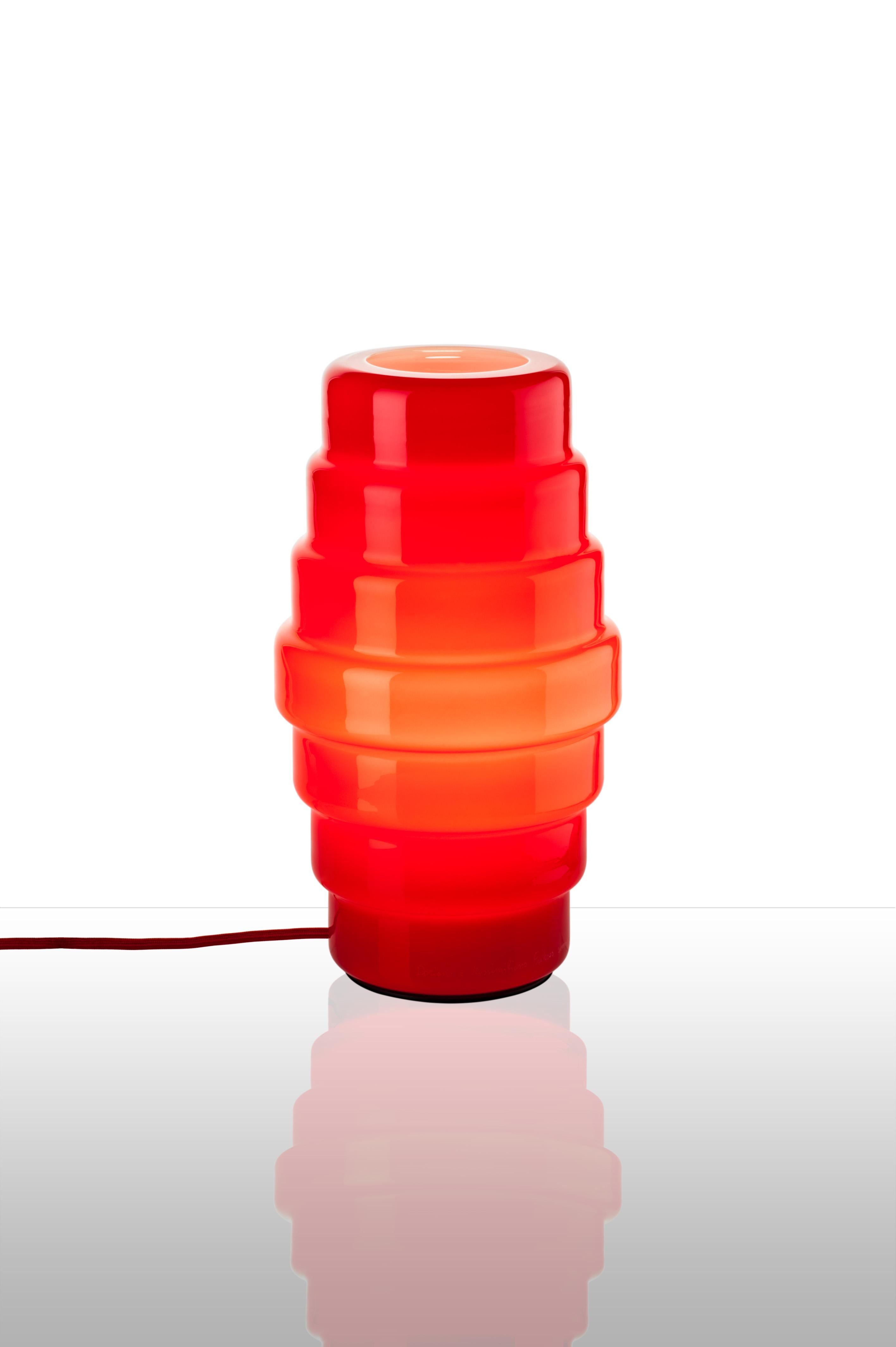 Moderne Grande lampe de bureau Tavolo rouge Venini Zoe par Doriana et Massimiliano Fuksas en vente