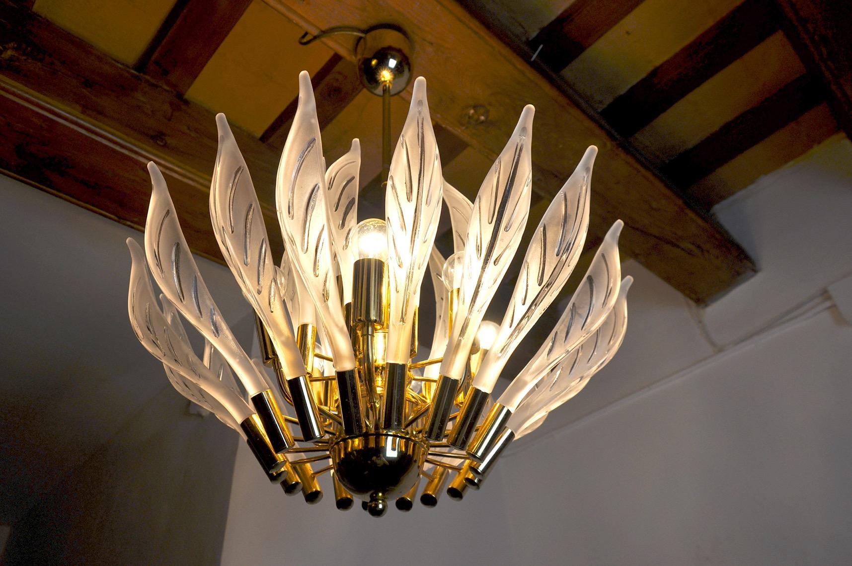 Crystal Venini's Floral Chandelier, Murano Glass Leaves, Italy, 1970 For Sale