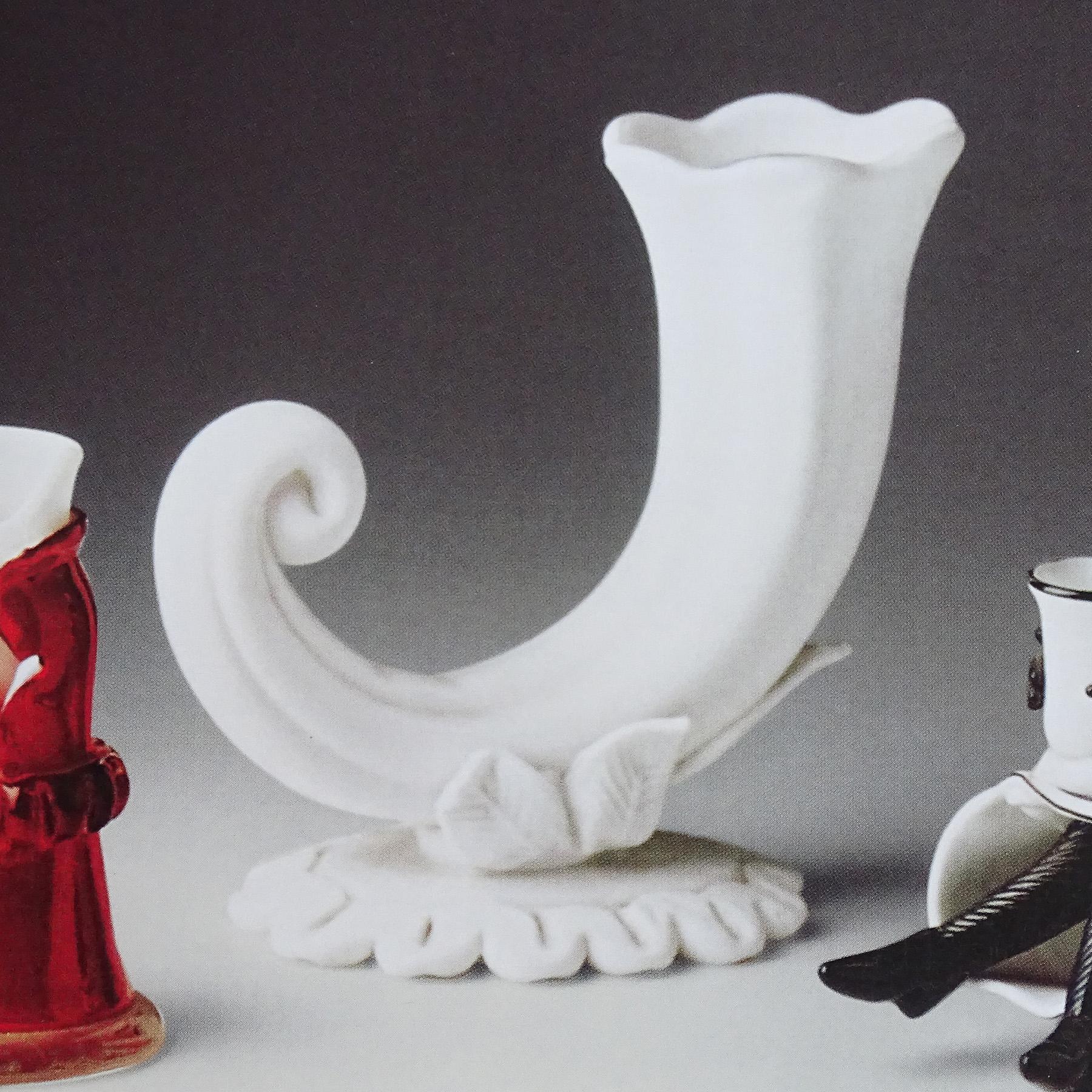 Venini Bianconi Murano White Zanfirico Ribbon Italian Art Glass Cornucopia Vase For Sale 4