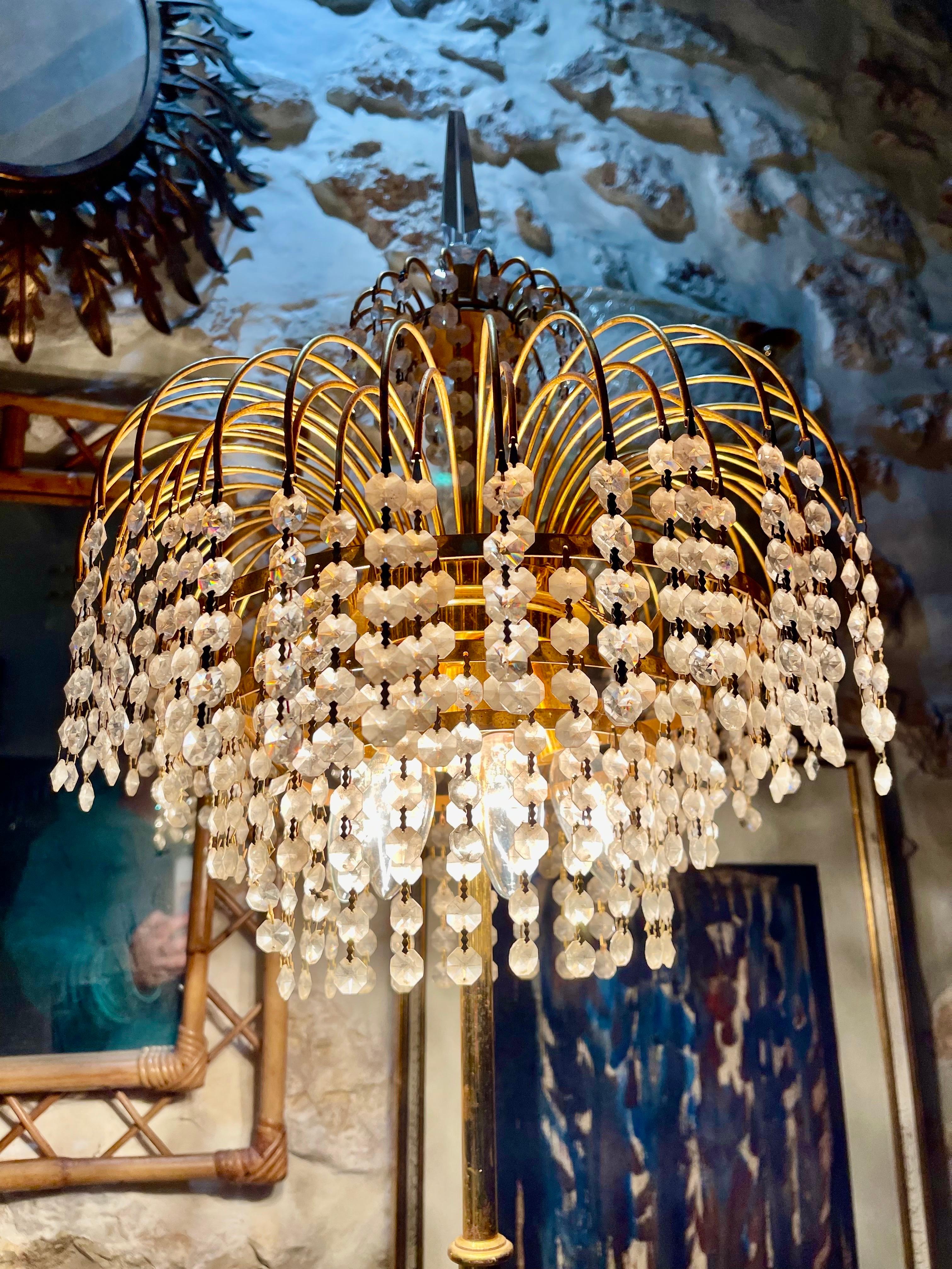 Venetian crystal and gilding floor lamps are sophisticated design pieces, characterized by several elegant styles: Main features • gilded metal structure • Transparent  Venetian crystal diffusers • 24-carat gold finishes  • Floor lamp with white