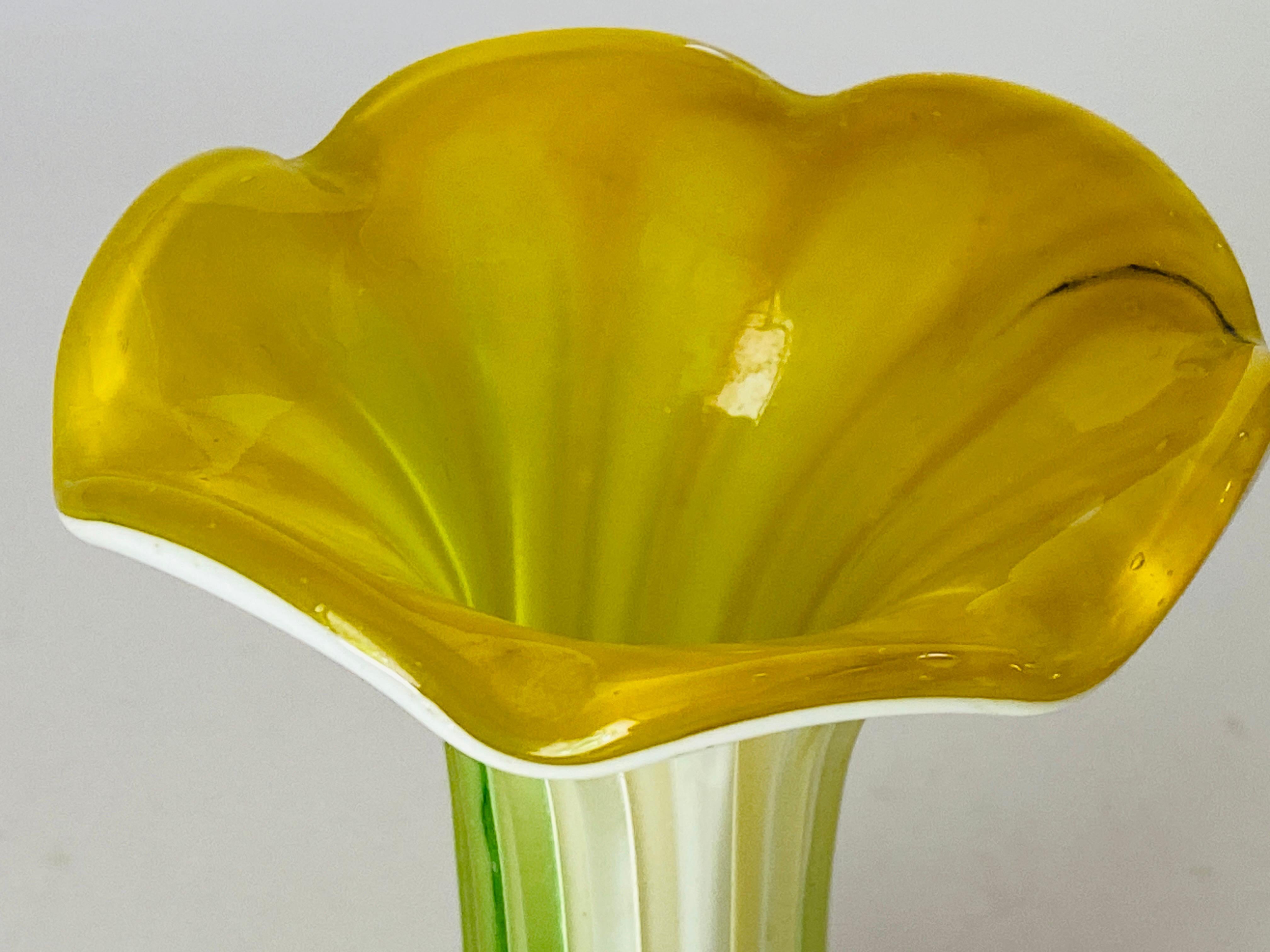 Venitian-Vase im Venini-Stil, 1970, grün und gelb, Venini-Stil (Ende des 20. Jahrhunderts) im Angebot