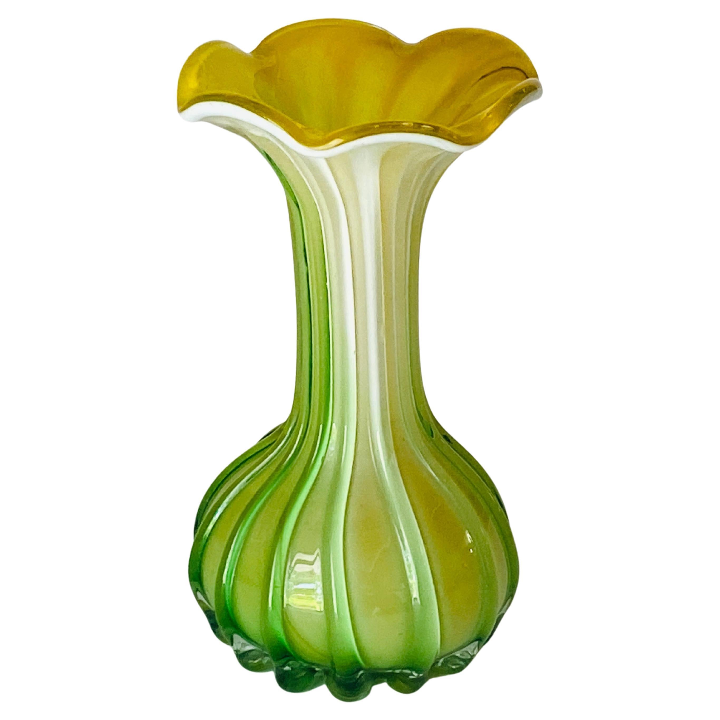 Vase vénitien vert et jaune de style Venini, 1970, Italie