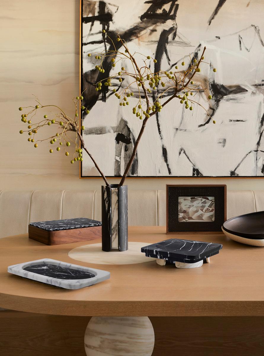 Moderno Vaso Vent Nero & Arabescato Di Greg Natale in vendita