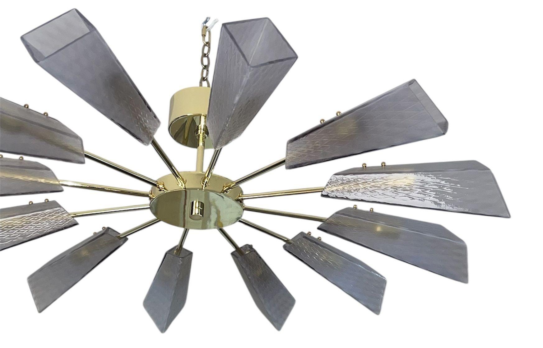 Fin du 20e siècle Lustre de style Ventilatore avec carreaux de verre de Murano, Italie, années 1980. en vente