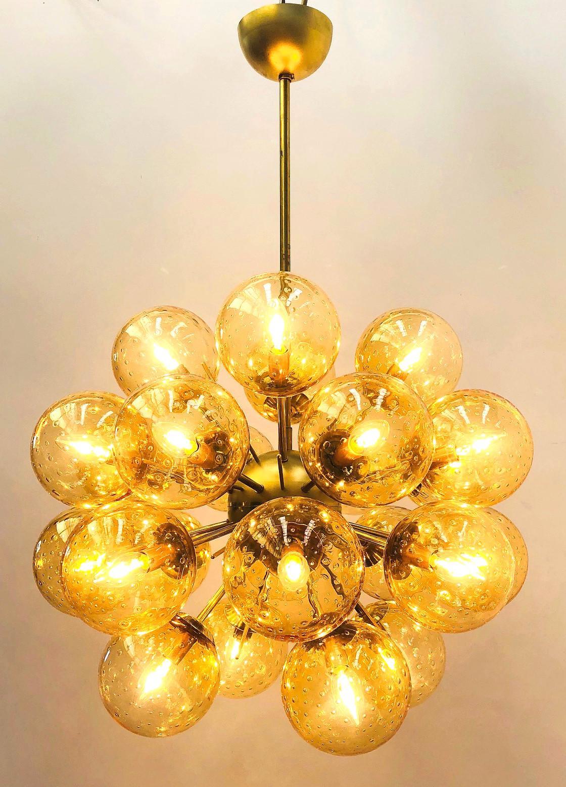 Mid-Century moderno Lampadario Ventiquattro Sputnik di Fabio Ltd in vendita
