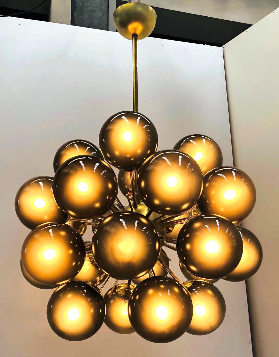 Mid-Century moderno Lampadario Ventiquattro Sputnik di Fabio Ltd in vendita