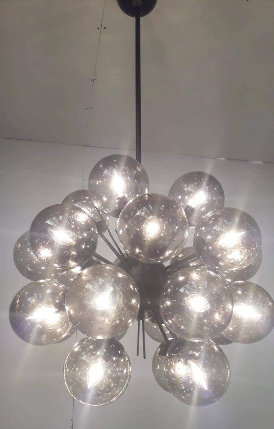 Mid-Century moderno Lampadario Ventiquattro Sputnik di Fabio Ltd in vendita