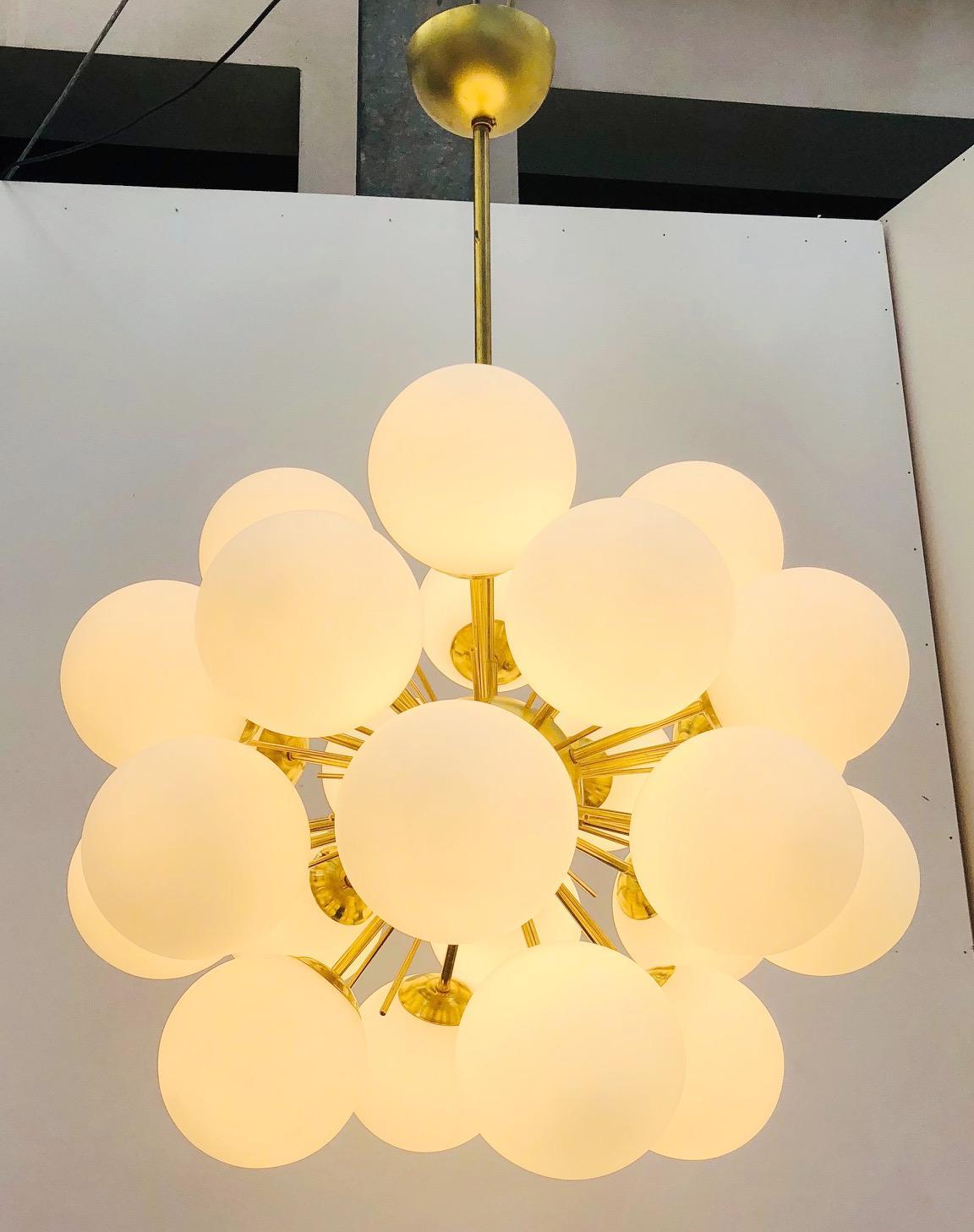 Italiano Lampadario Ventiquattro Sputnik di Fabio Ltd in vendita