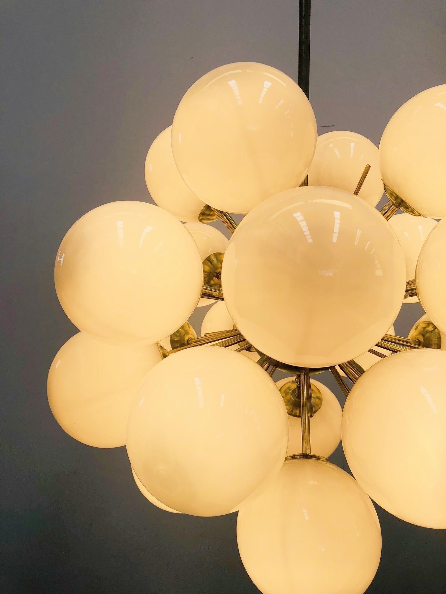 Lampadario Ventiquattro Sputnik di Fabio Ltd In condizioni Nuovo in vendita a Los Angeles, CA
