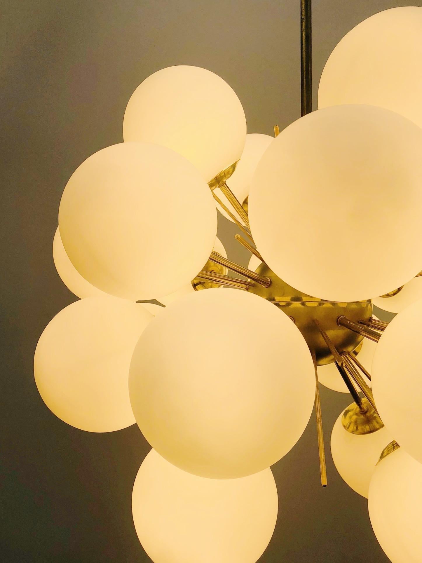 XXI secolo e contemporaneo Lampadario Ventiquattro Sputnik di Fabio Ltd in vendita