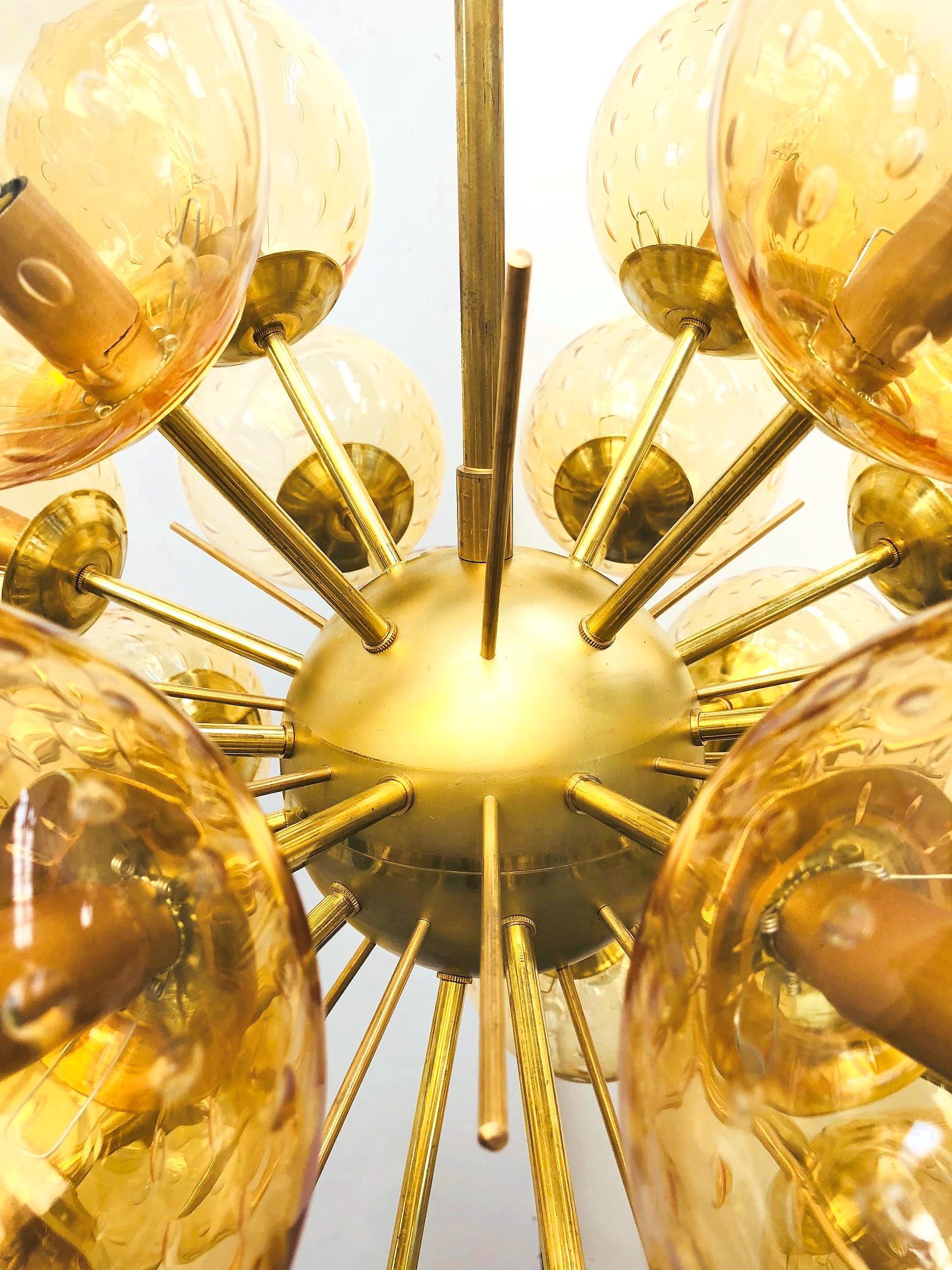 Vetro soffiato Lampadario Ventiquattro Sputnik di Fabio Ltd in vendita