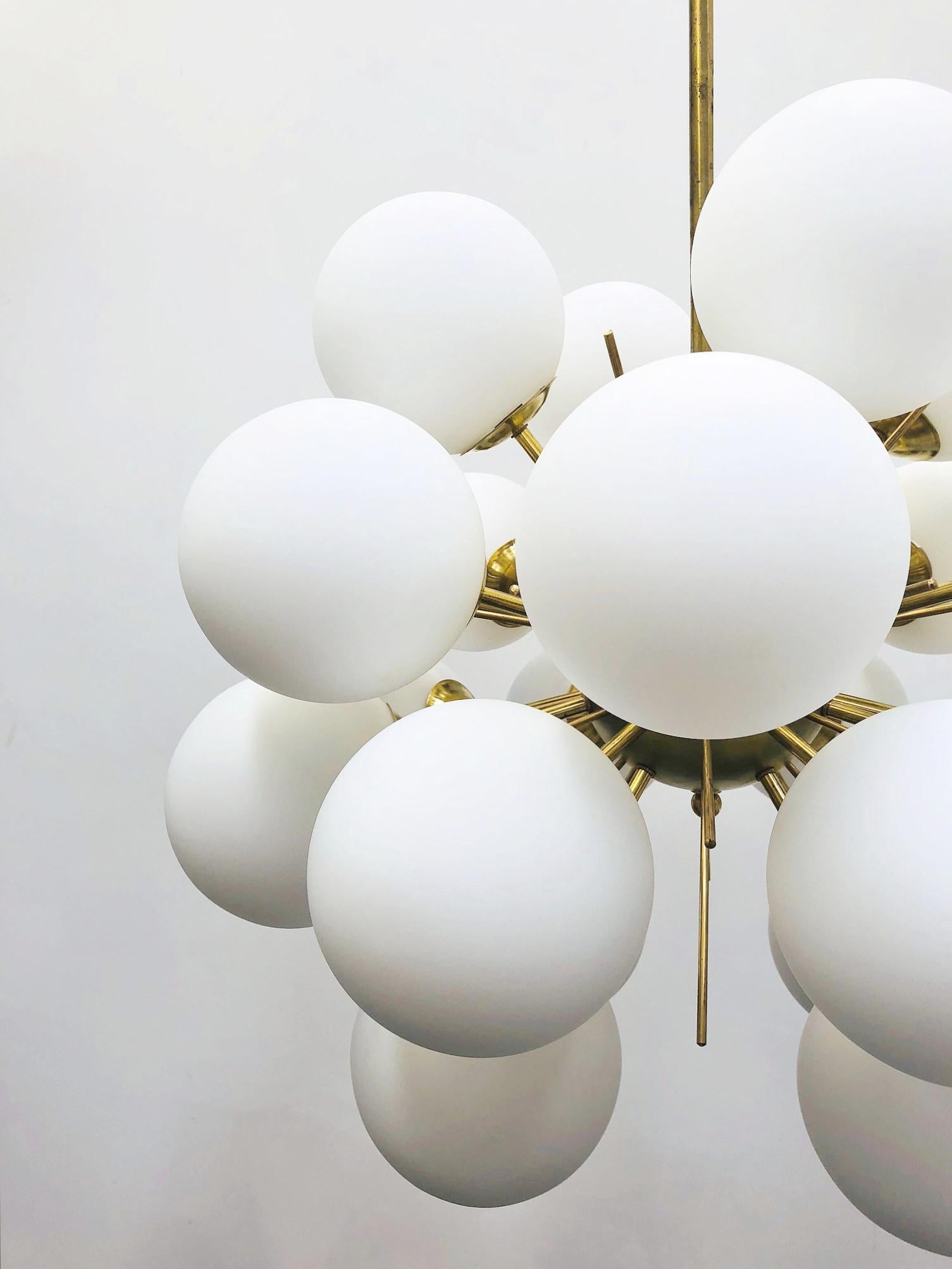 Ventiquattro Sputnik Chandelier by Fabio Ltd In New Condition For Sale In Los Angeles, CA