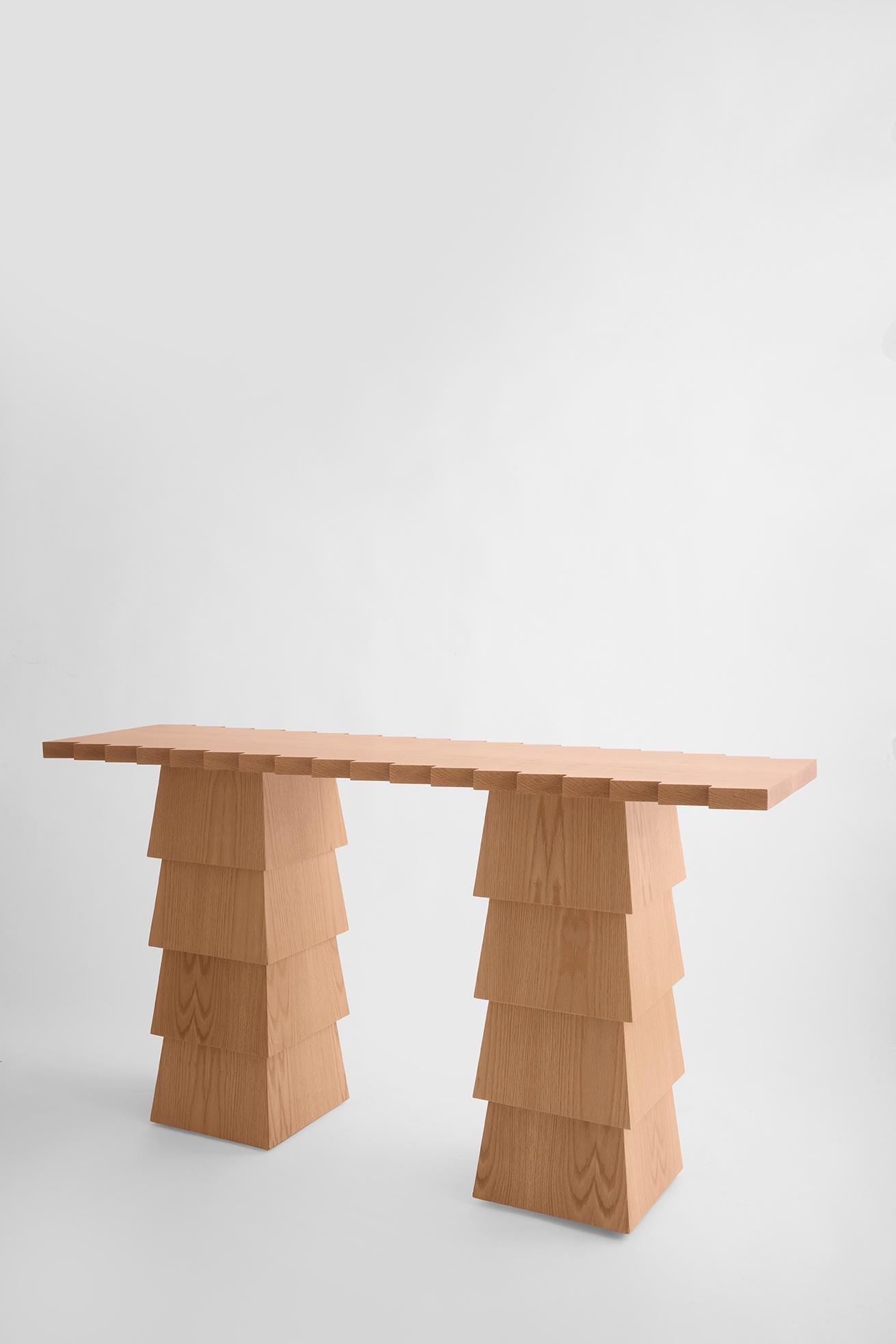Mesa consola Ventura de madera de roble natural y contrachapado de roble by Joyful Objects ¡Sí! en Nuevo estado para la venta en Geneve, CH