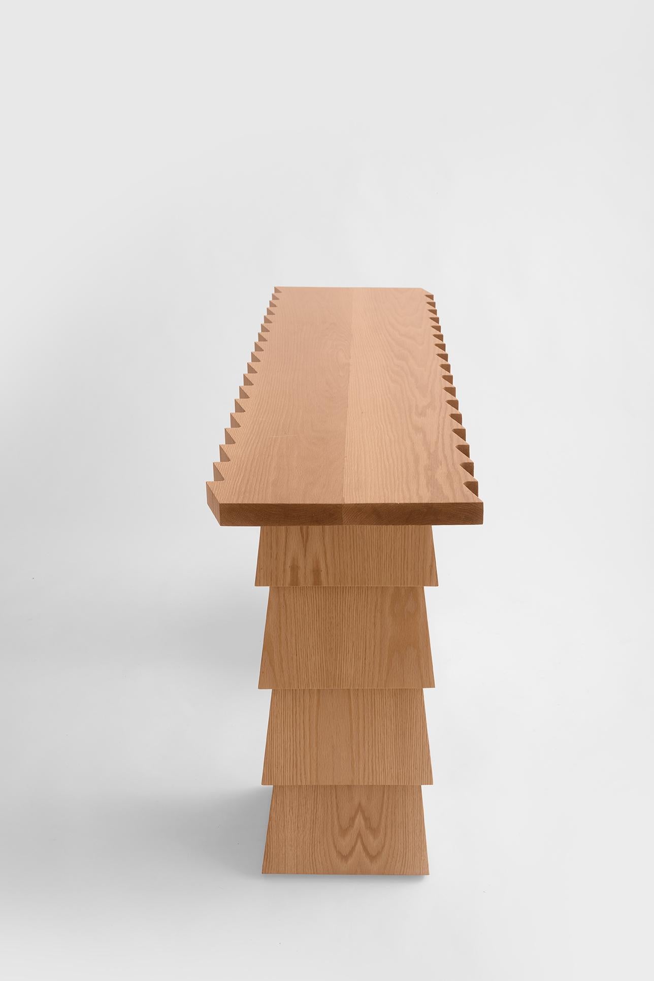 Mesa consola Ventura de madera de roble natural y contrachapado de roble by Joyful Objects ¡Sí! Siglo XXI y contemporáneo en venta