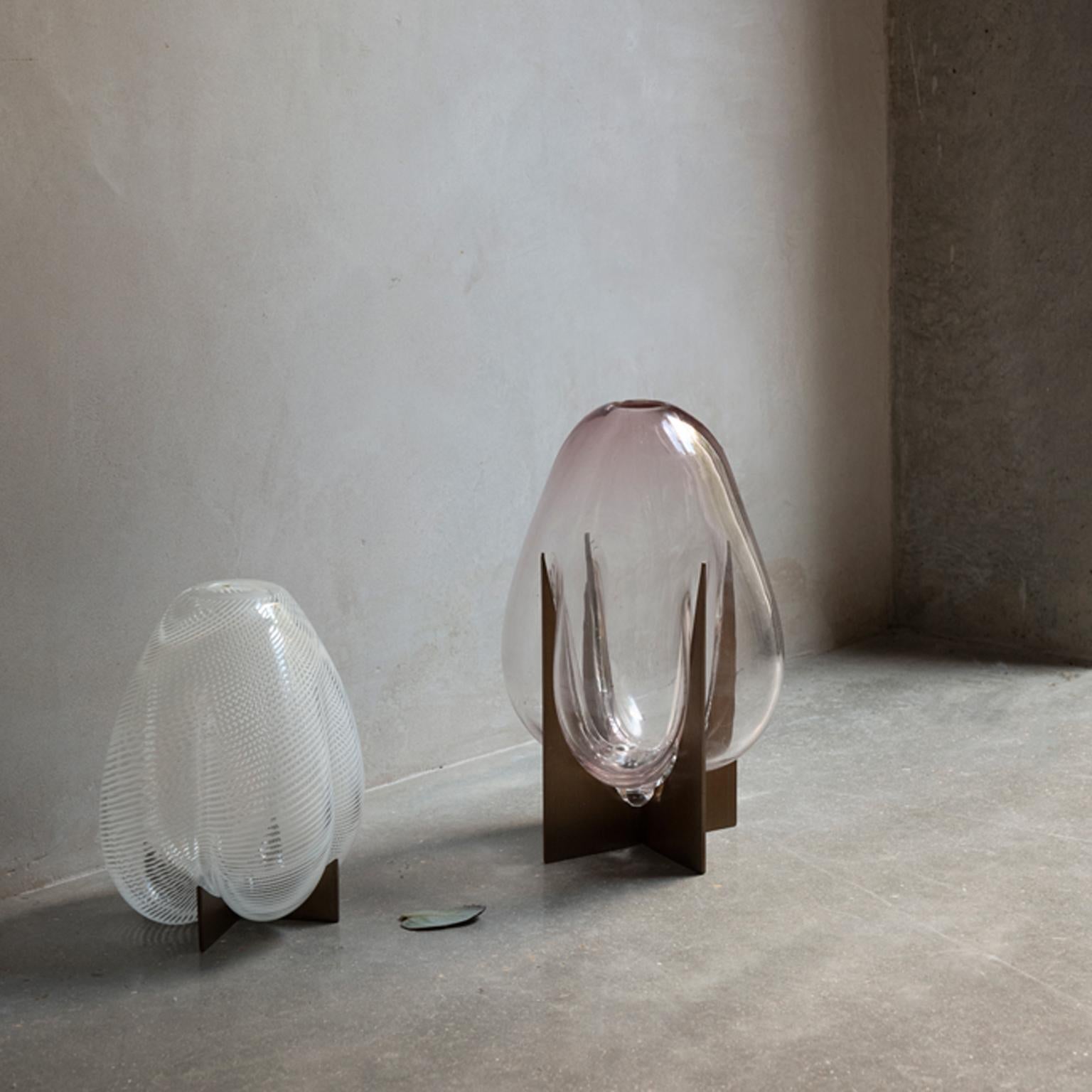 Venturi Pear White Vase, Murano Glass and Metal by Lara Bohinc, In Stock In New Condition In Holland, AMSTERDAM